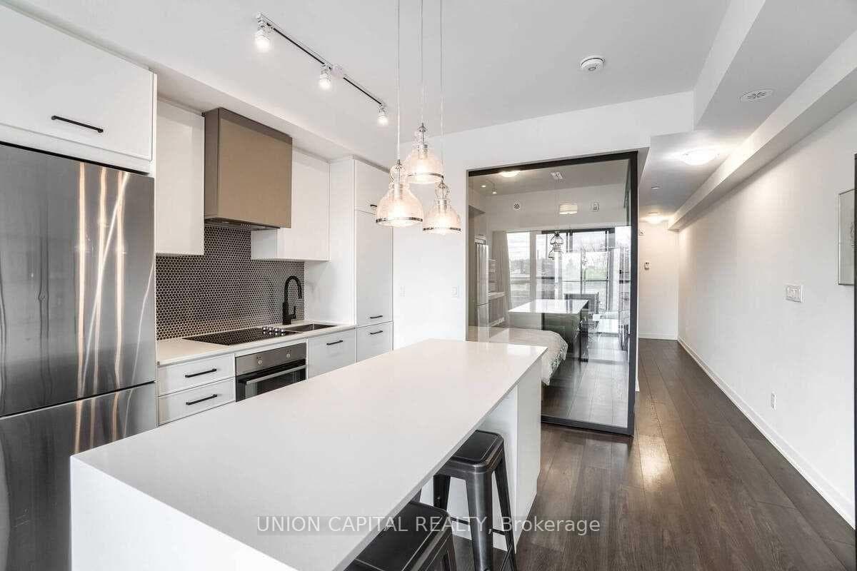 899 Queen Street Unit 304 photo 2