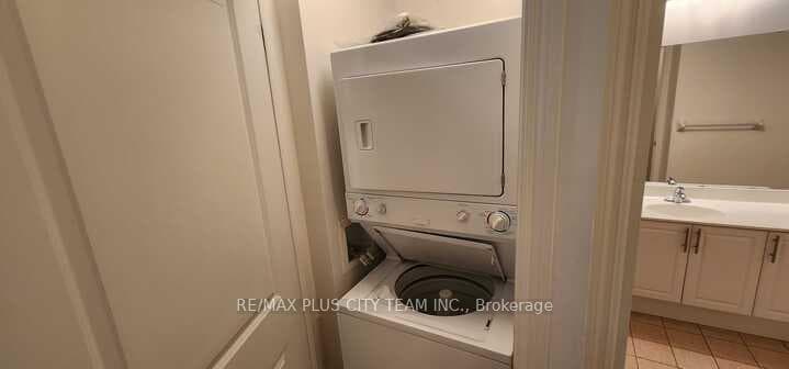 133 Wynford Drive Unit 1707 photo 17
