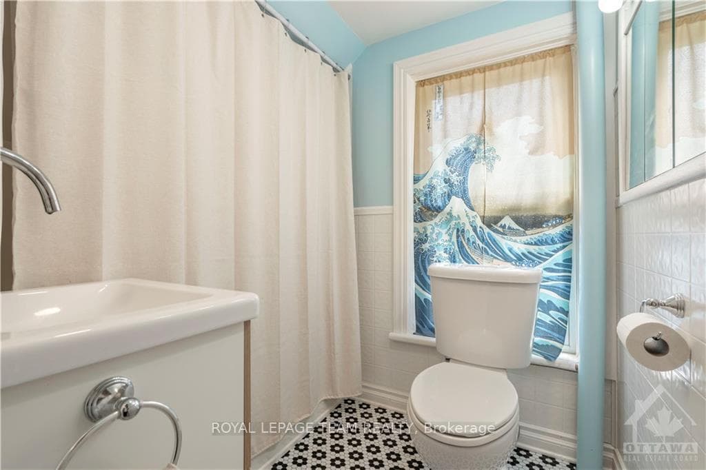 488 CLARENCE Street photo 25