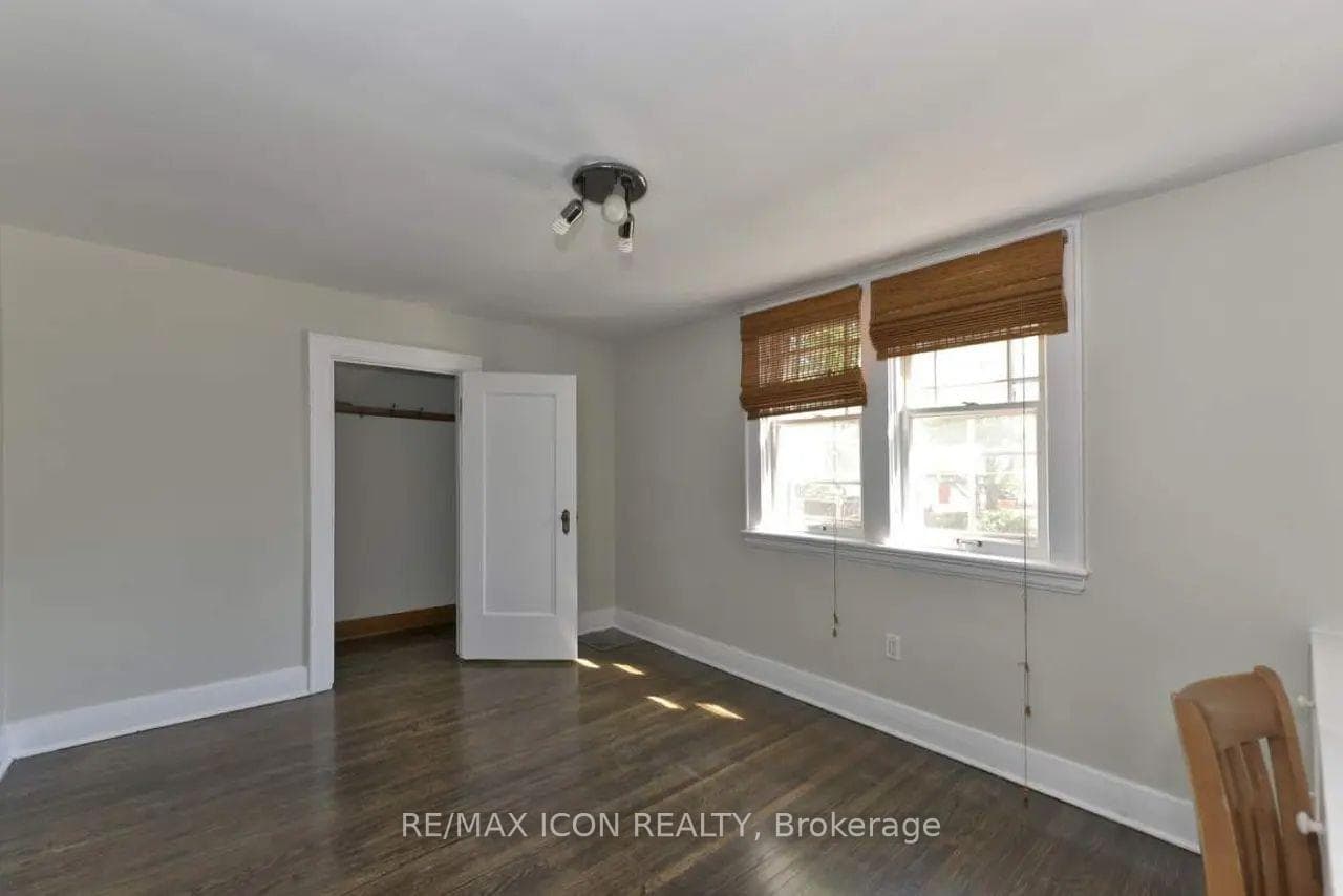 525 Grosvenor Street photo 27