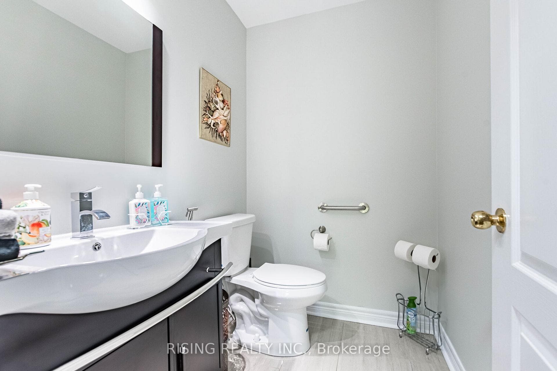 112 Great Lakes Boulevard photo 20