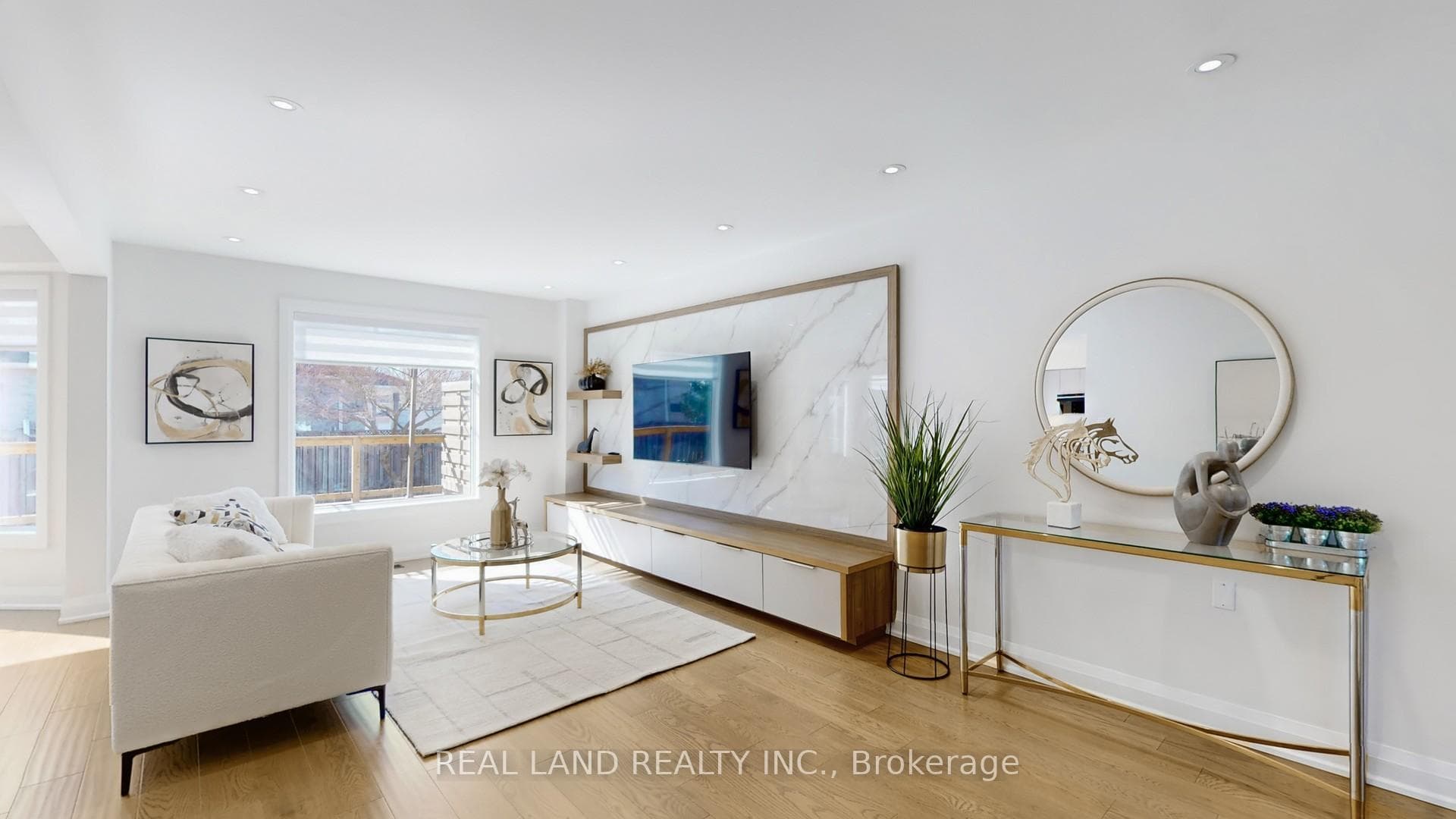 172 Manhattan Drive photo 9