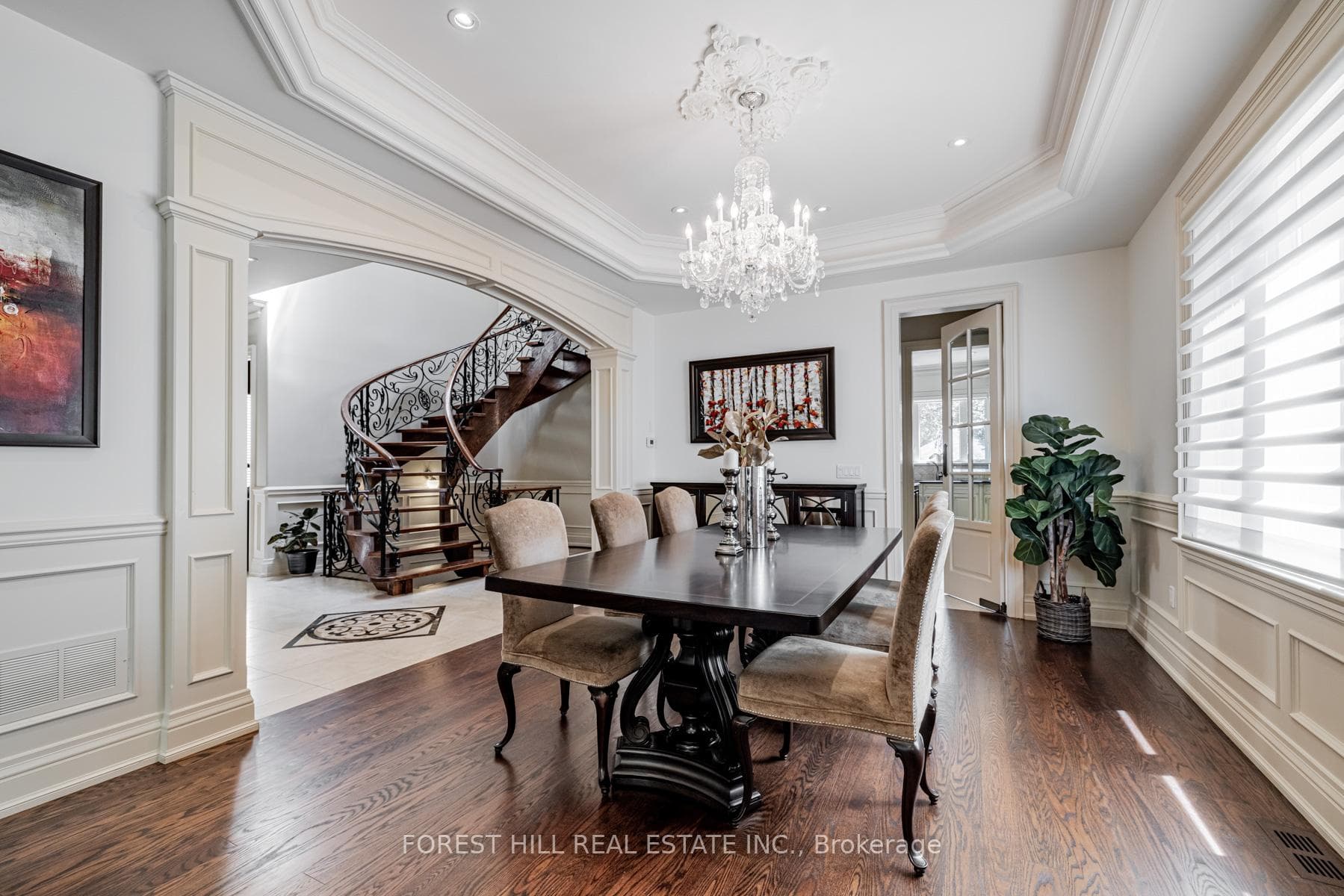 253 Dunview Avenue photo 5