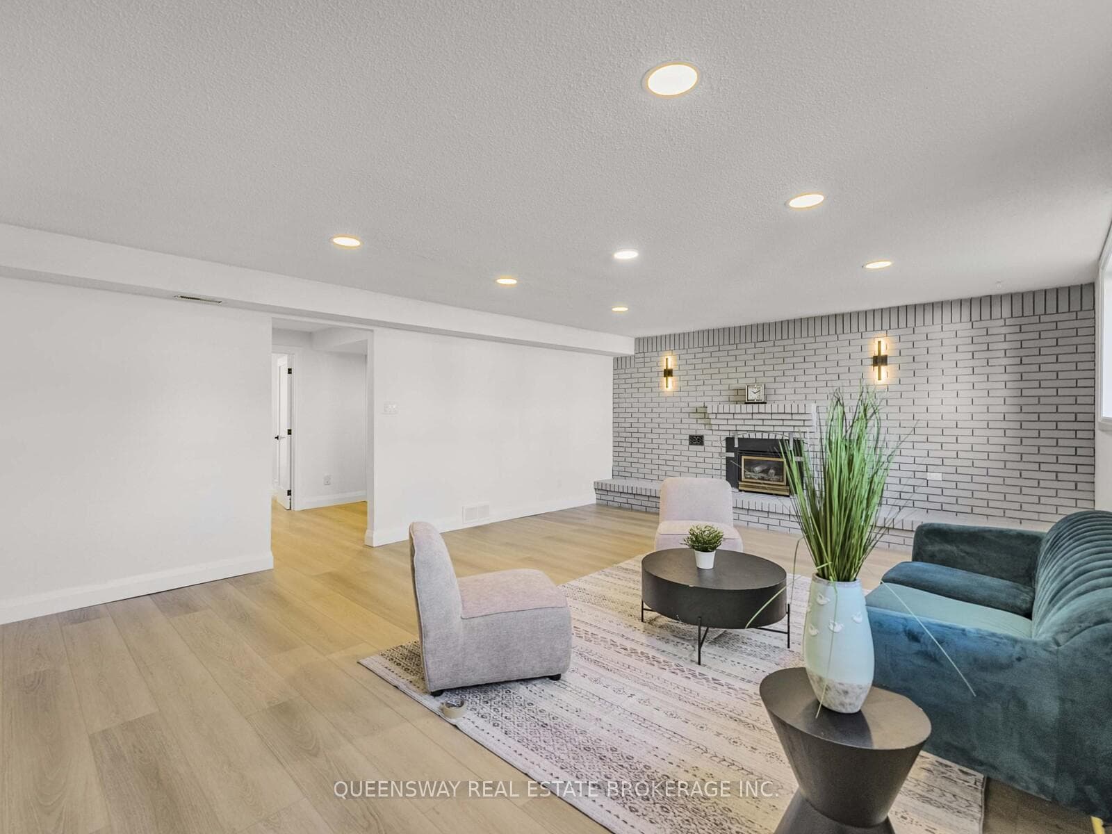 1128 Pinegrove Road photo 10