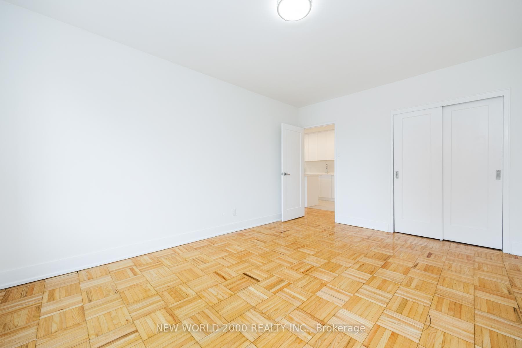 49 Glen Elm Avenue Unit 413 photo 22