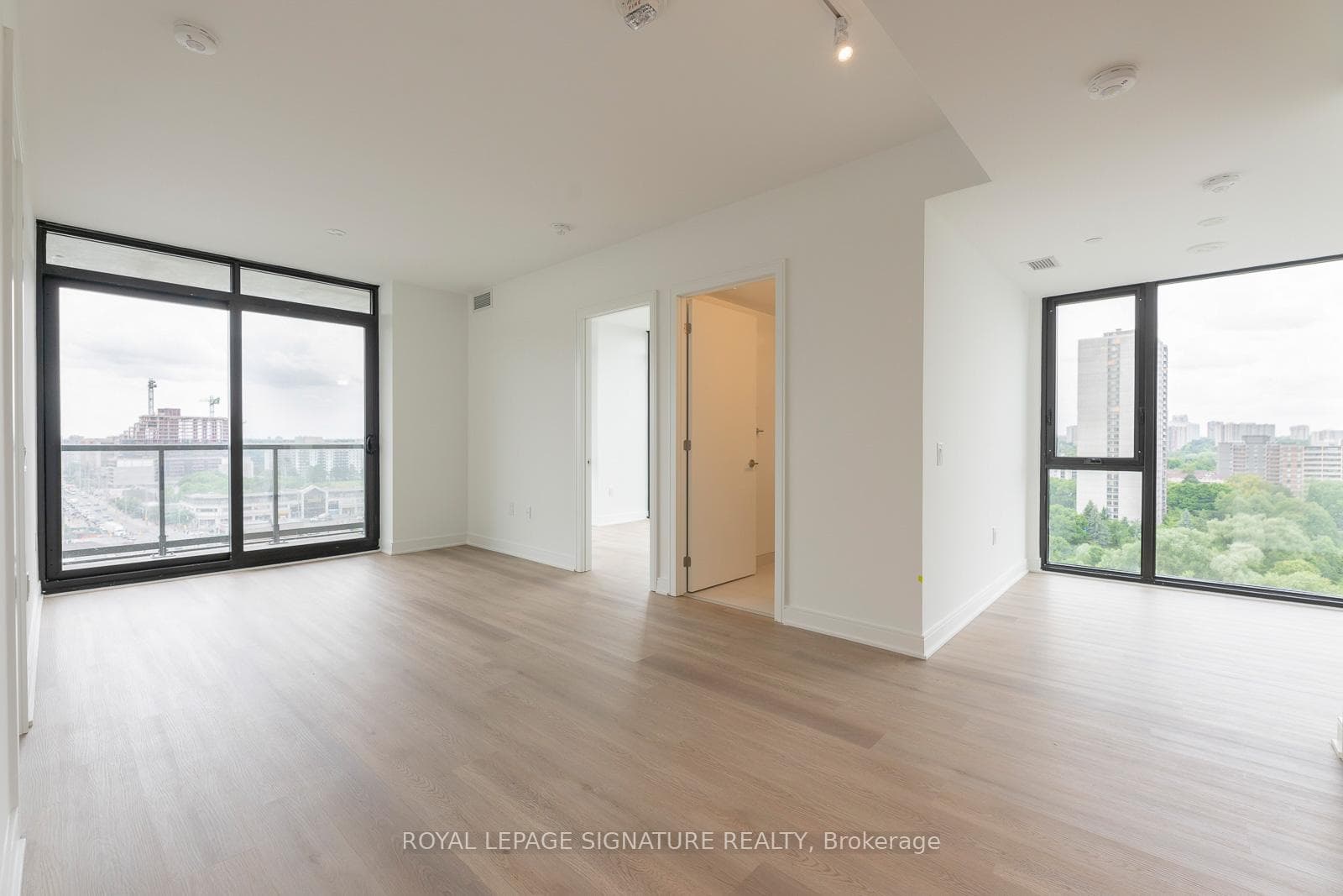 86 Dundas Street Unit 1302 photo 5