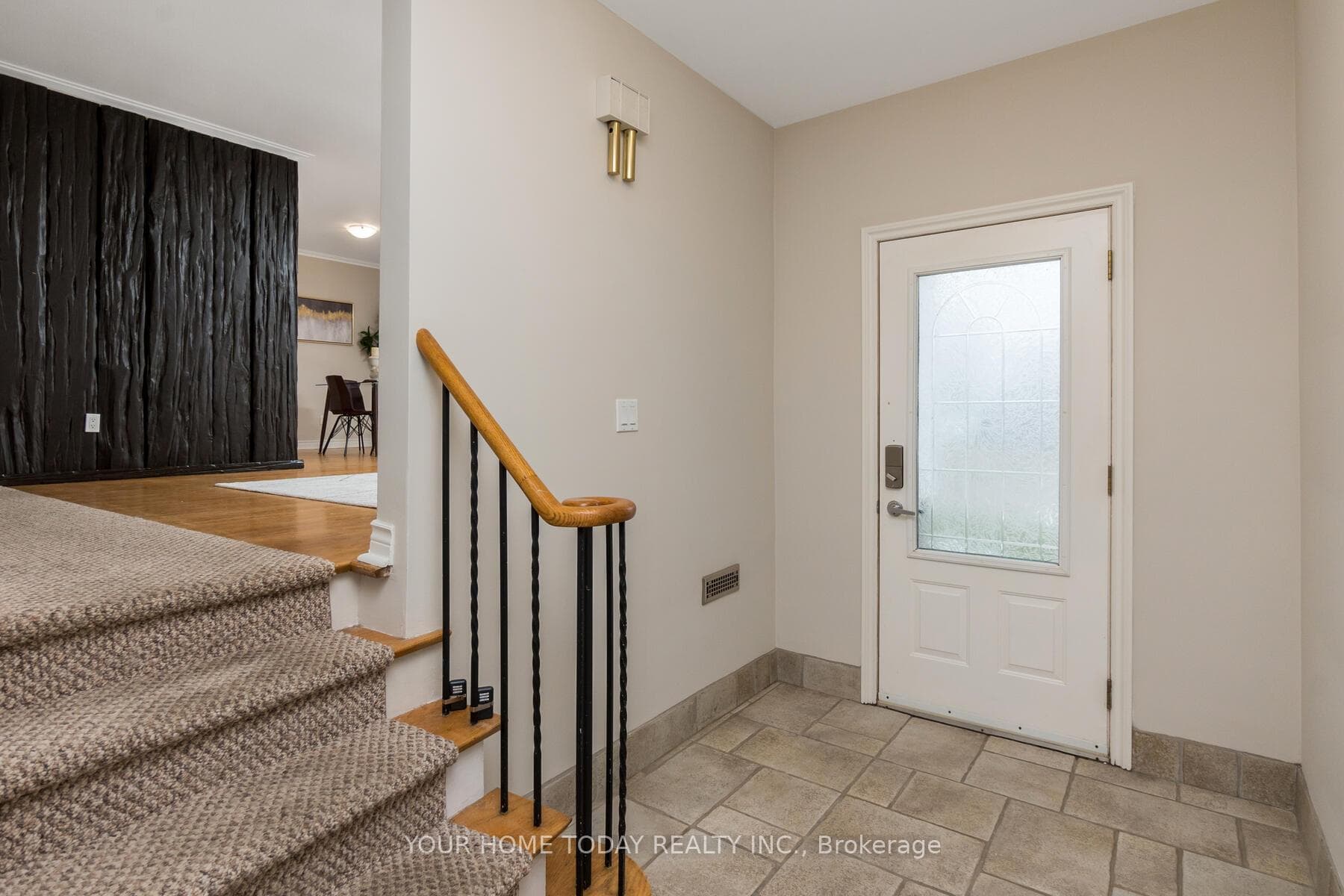 9 Lewis Street photo 4