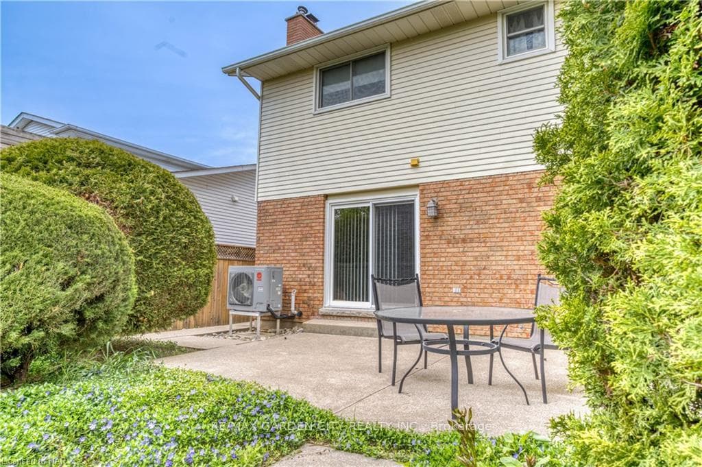 37 Cole Farm Boulevard photo 30