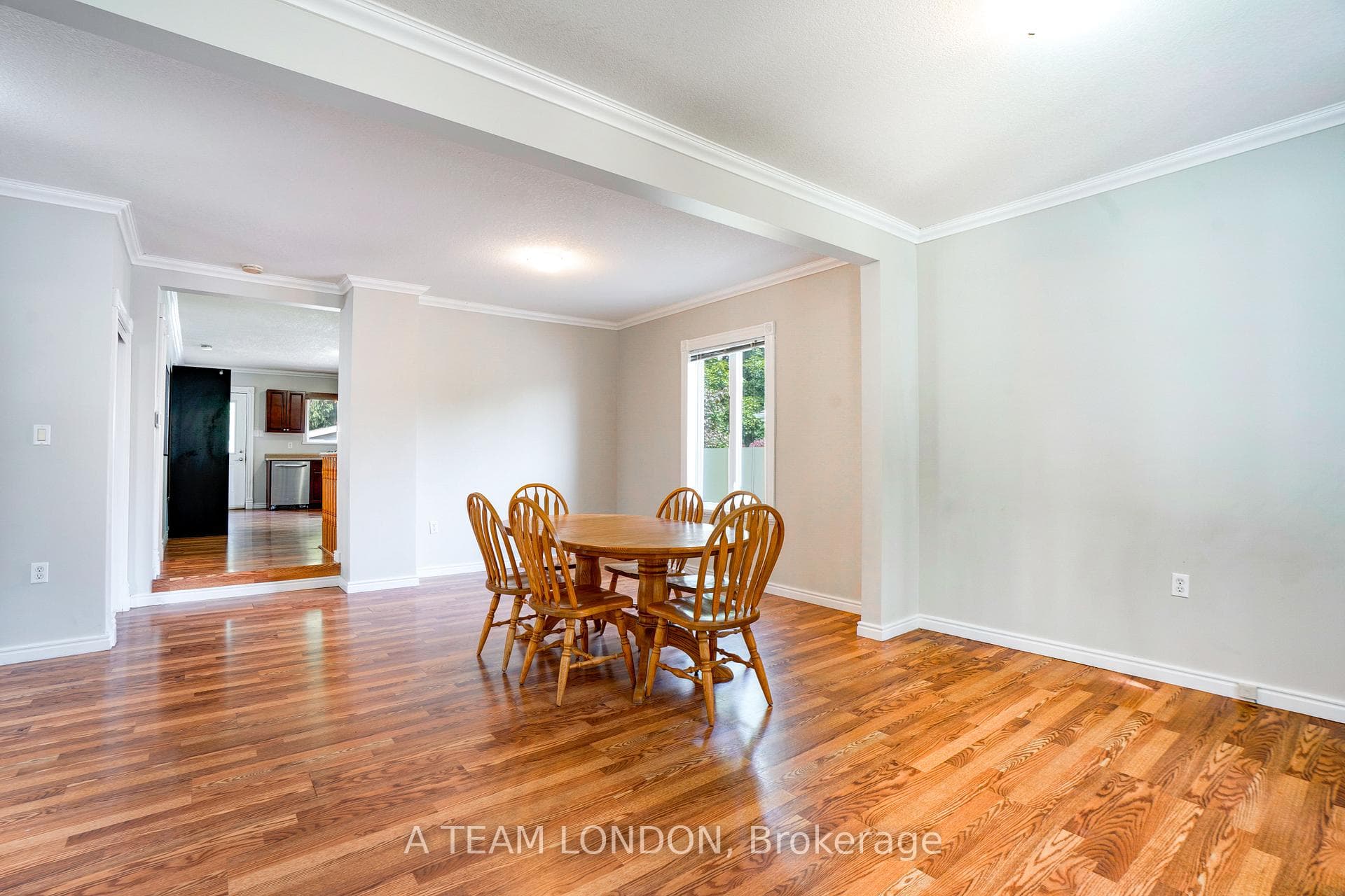 174 Britannia Avenue photo 4