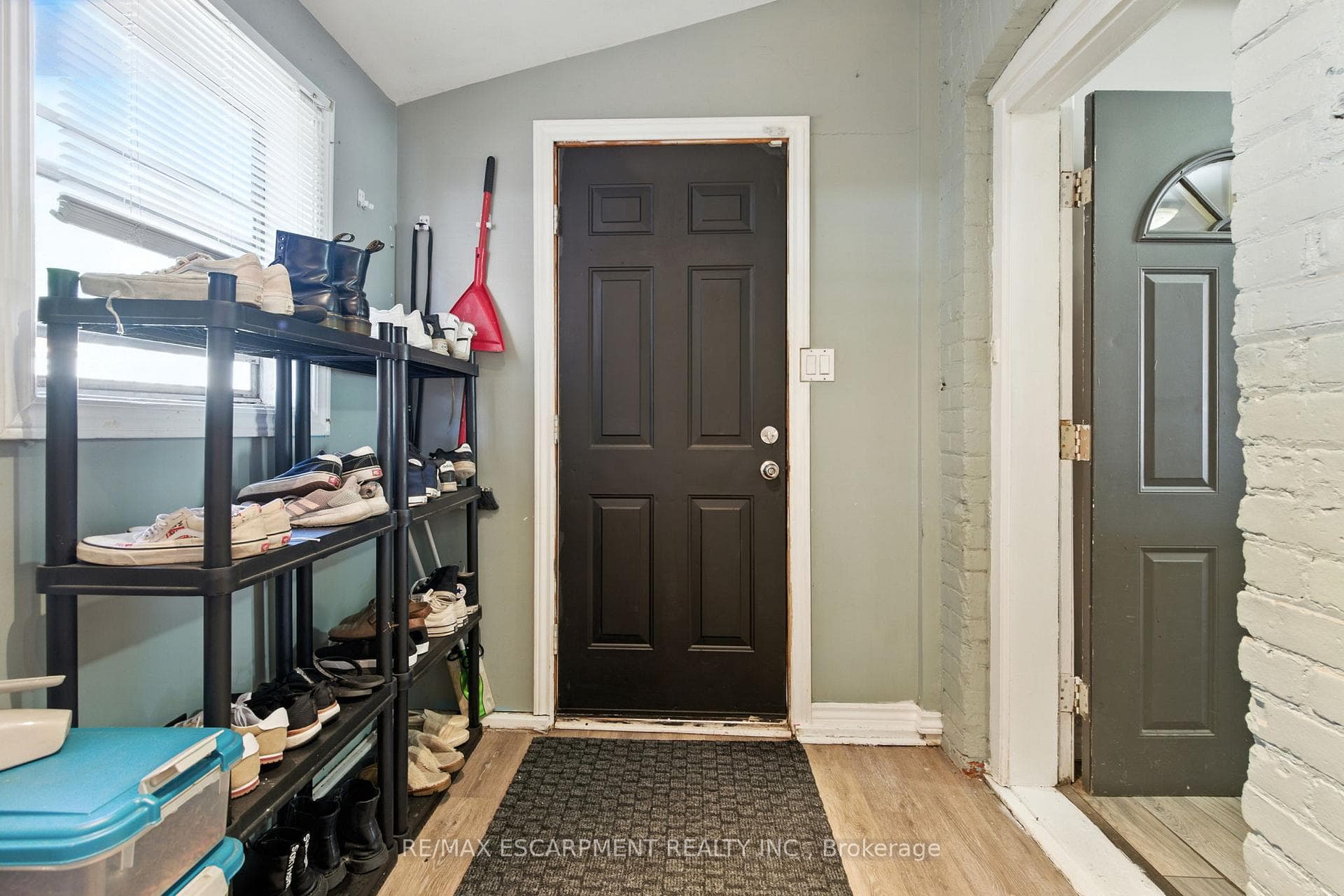 487 Catharine Street photo 13