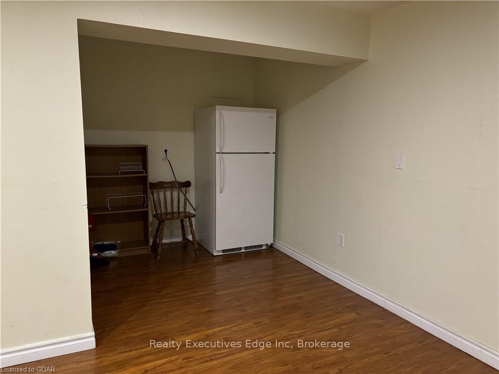 114 CLAIRFIELDS Drive Unit Lower photo 4