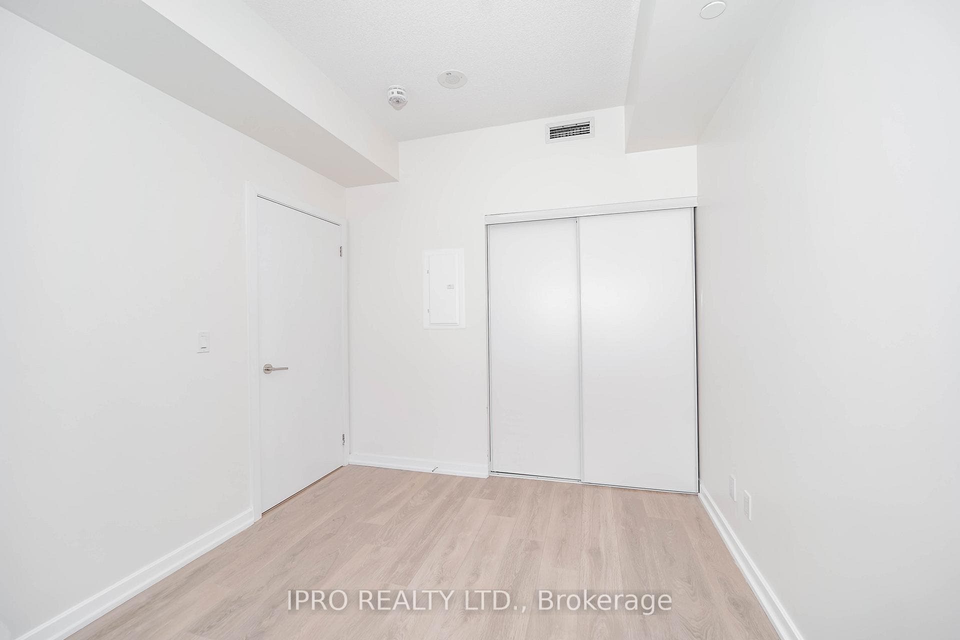32 Forest Manor Road Unit 407 photo 33