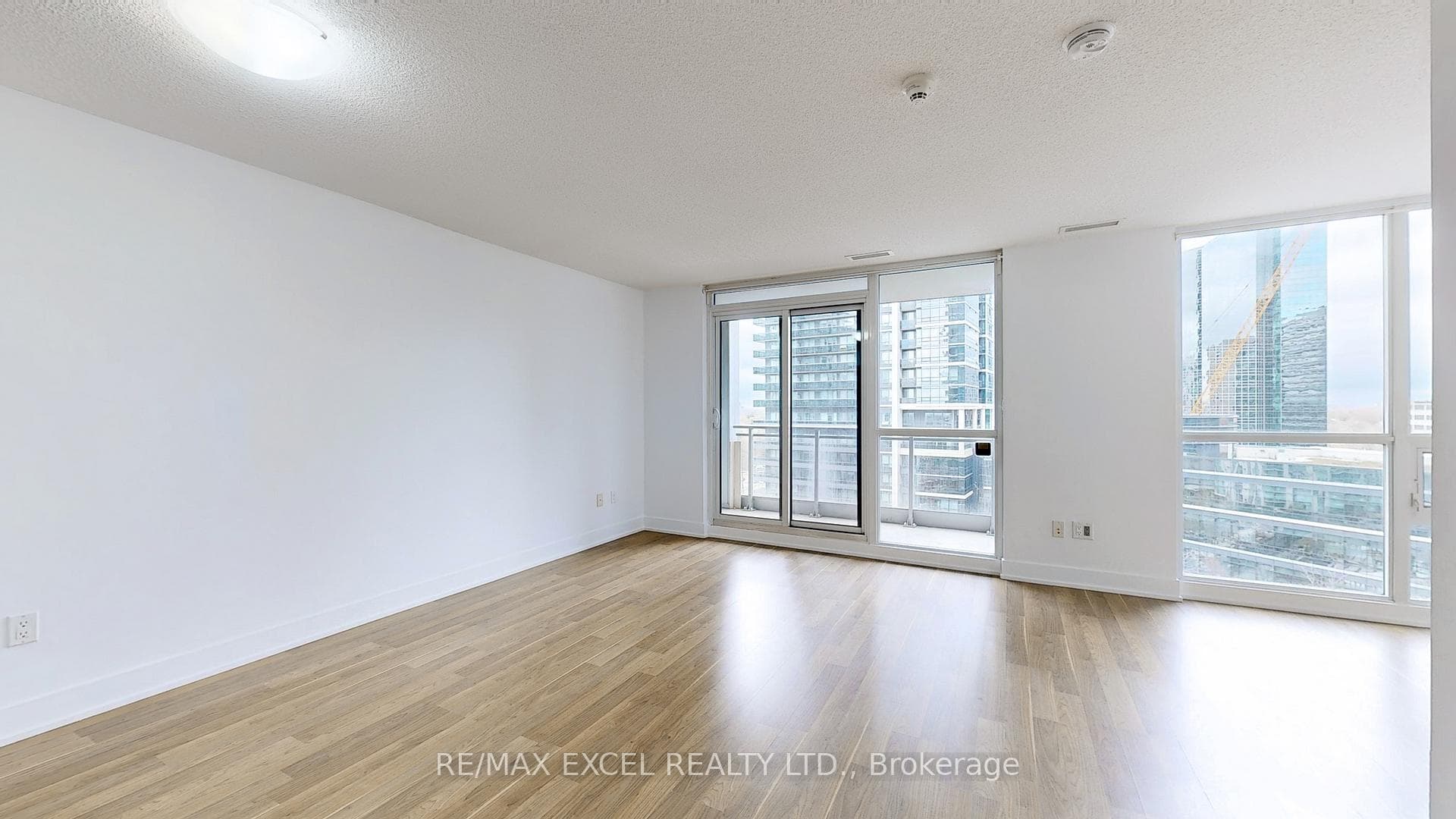 23 Sheppard Avenue Unit 1402 photo 3