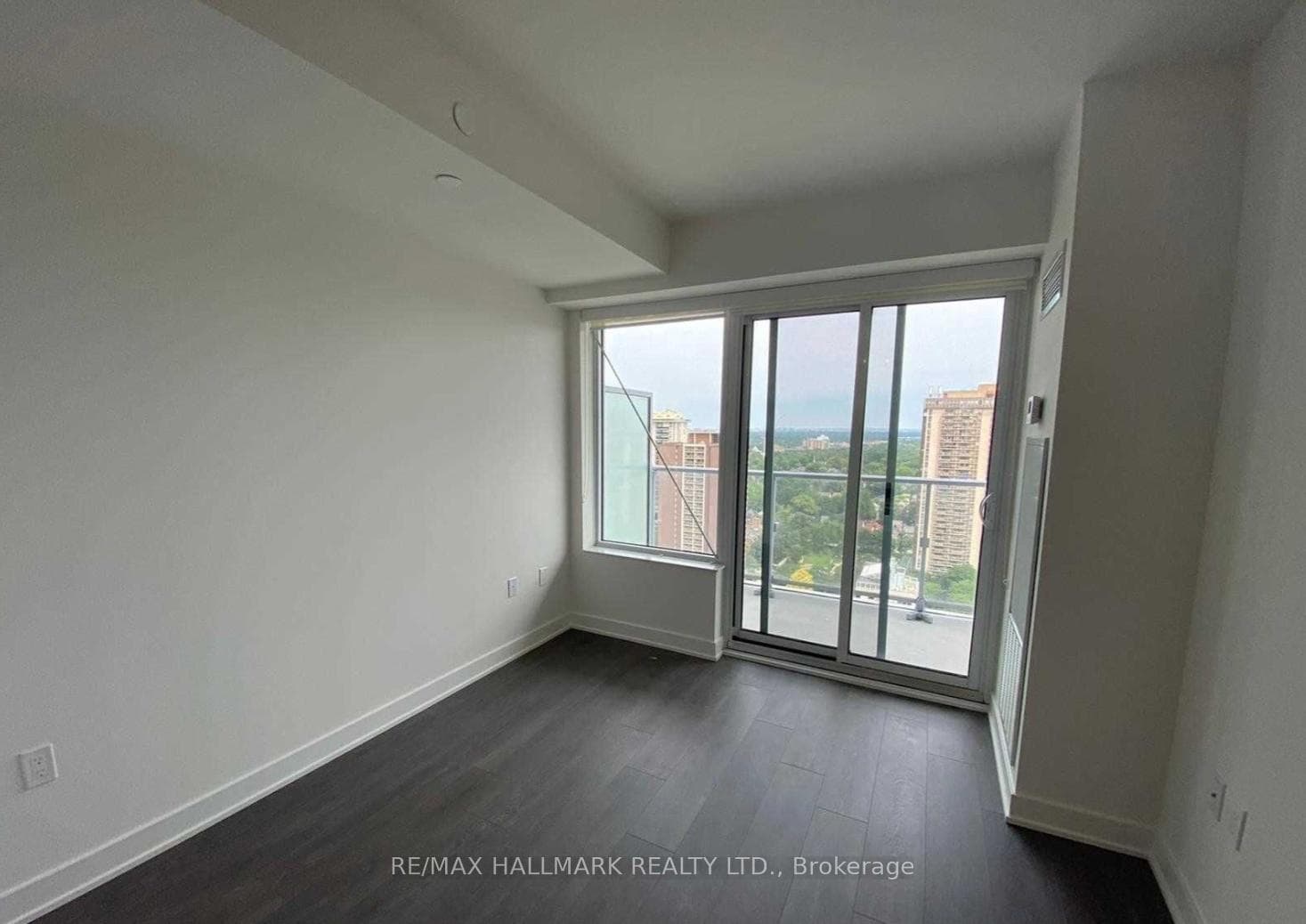 99 Broadway Avenue Unit 2411 Nt photo 10