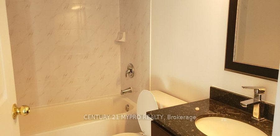 3050 Ellesmere Road Unit 915 photo 7