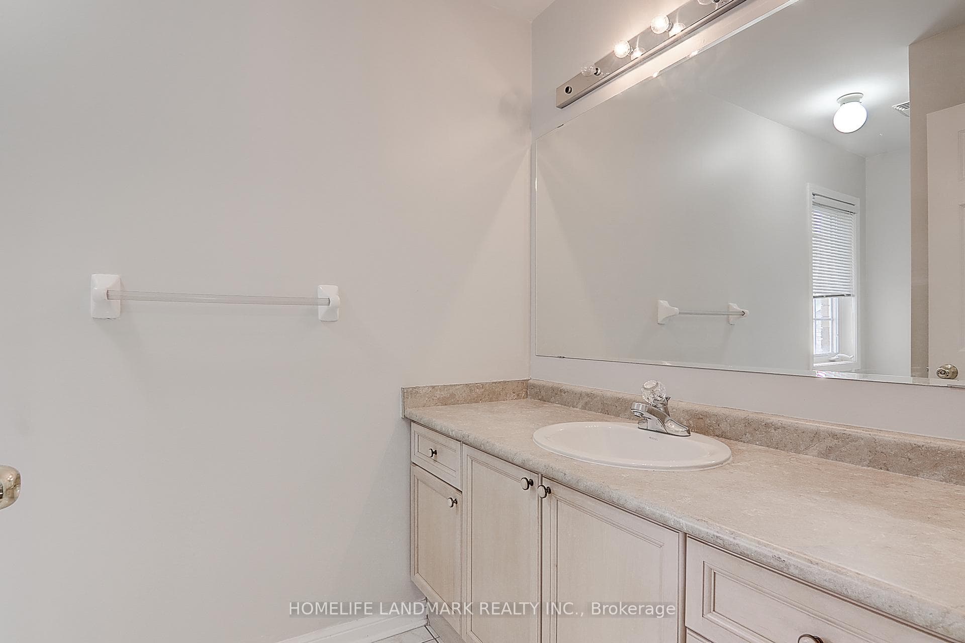 51 Raffia Avenue photo 37