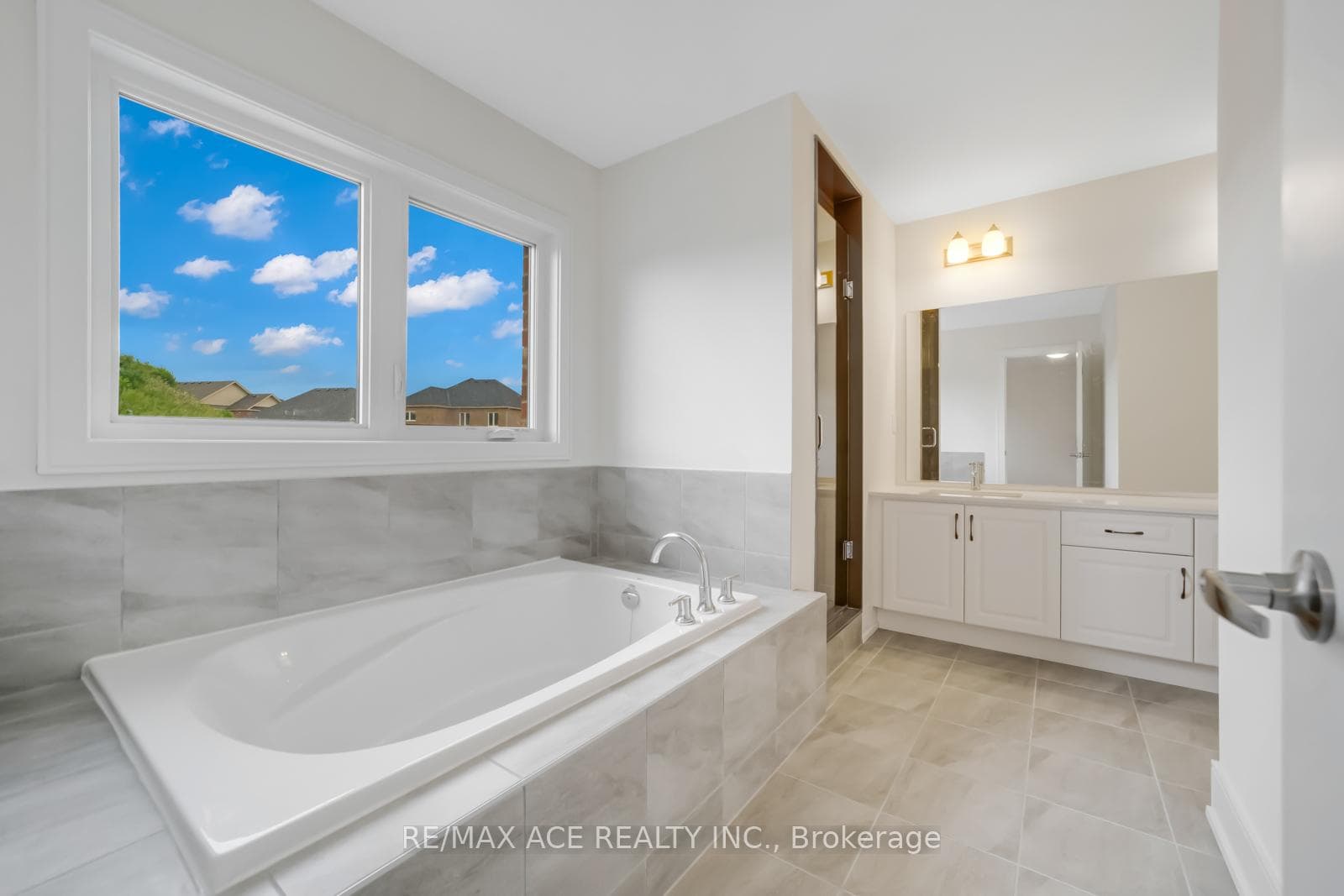 81 Golden Meadows Drive photo 25