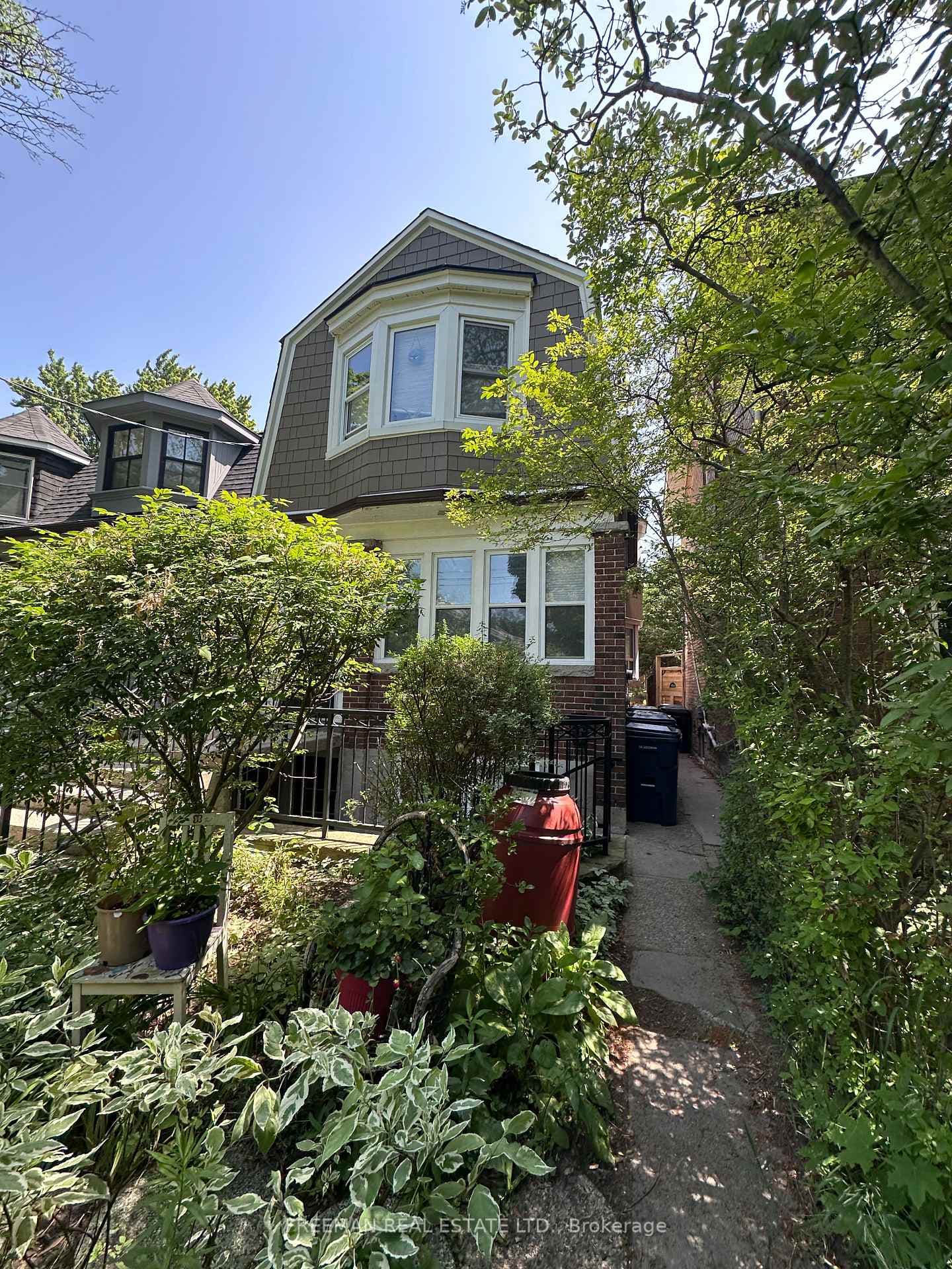 27 Rossmore Road Unit Lower photo 1
