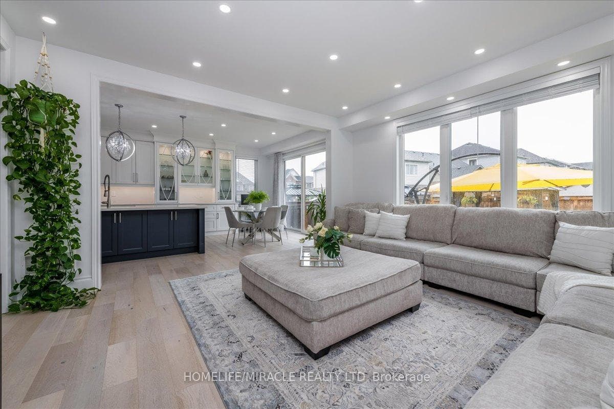 8 Bell Avenue photo 13