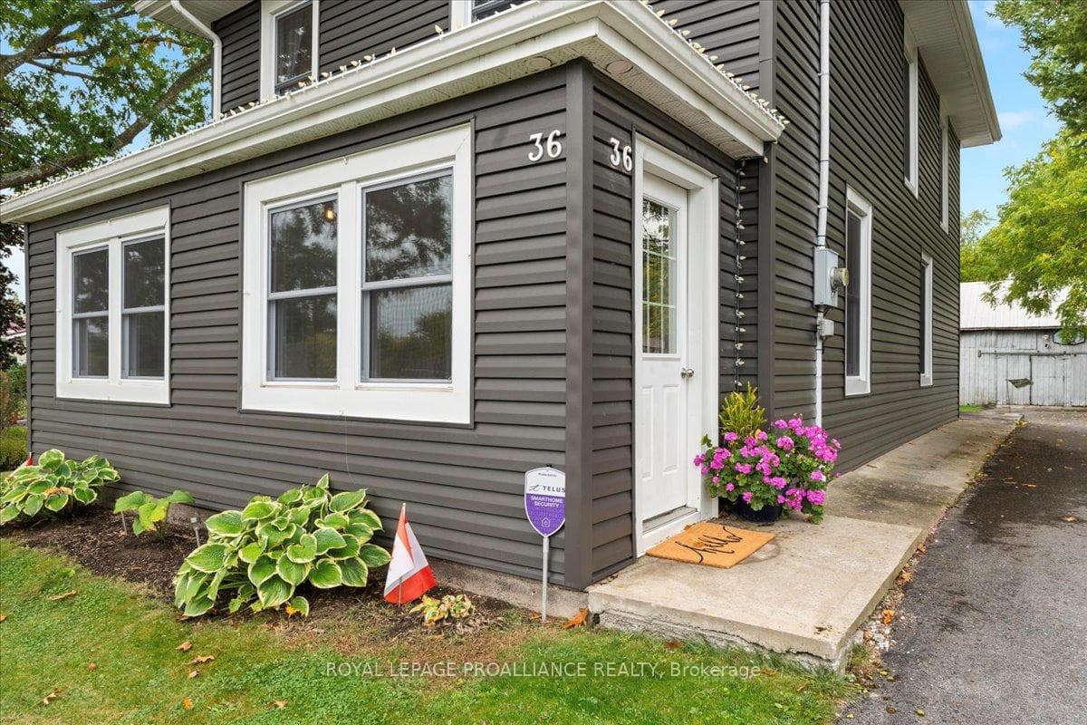 36 Emma Street photo 3