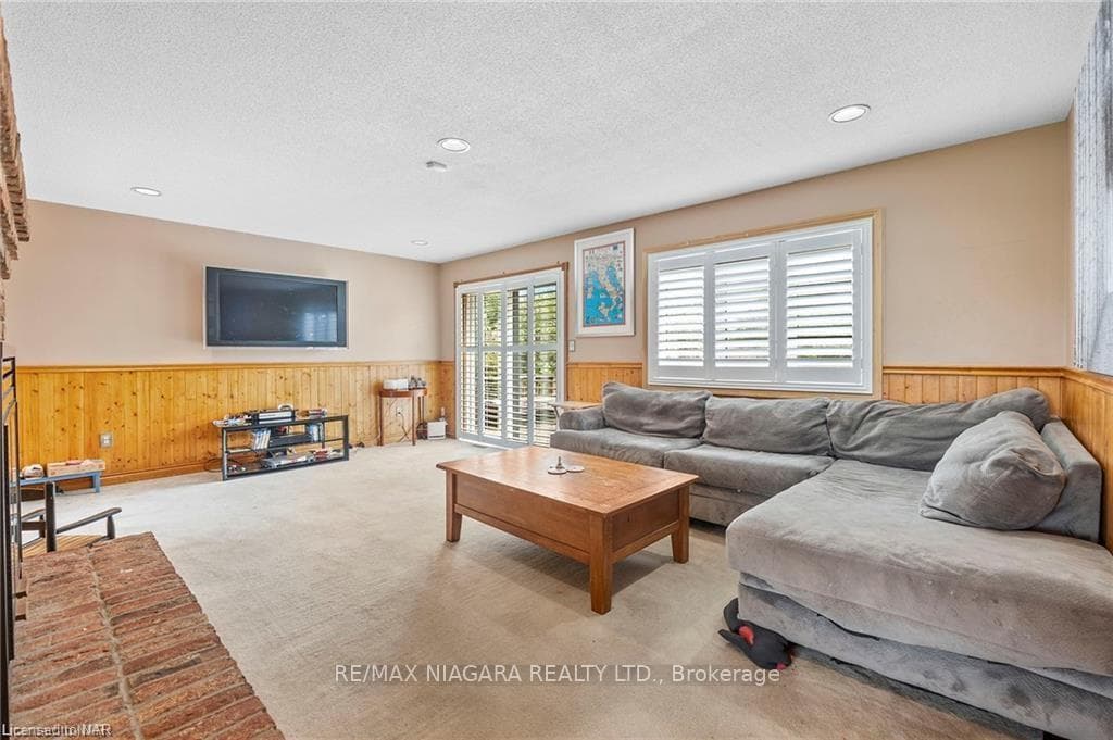 10118 WILLOUGHBY Drive photo 7