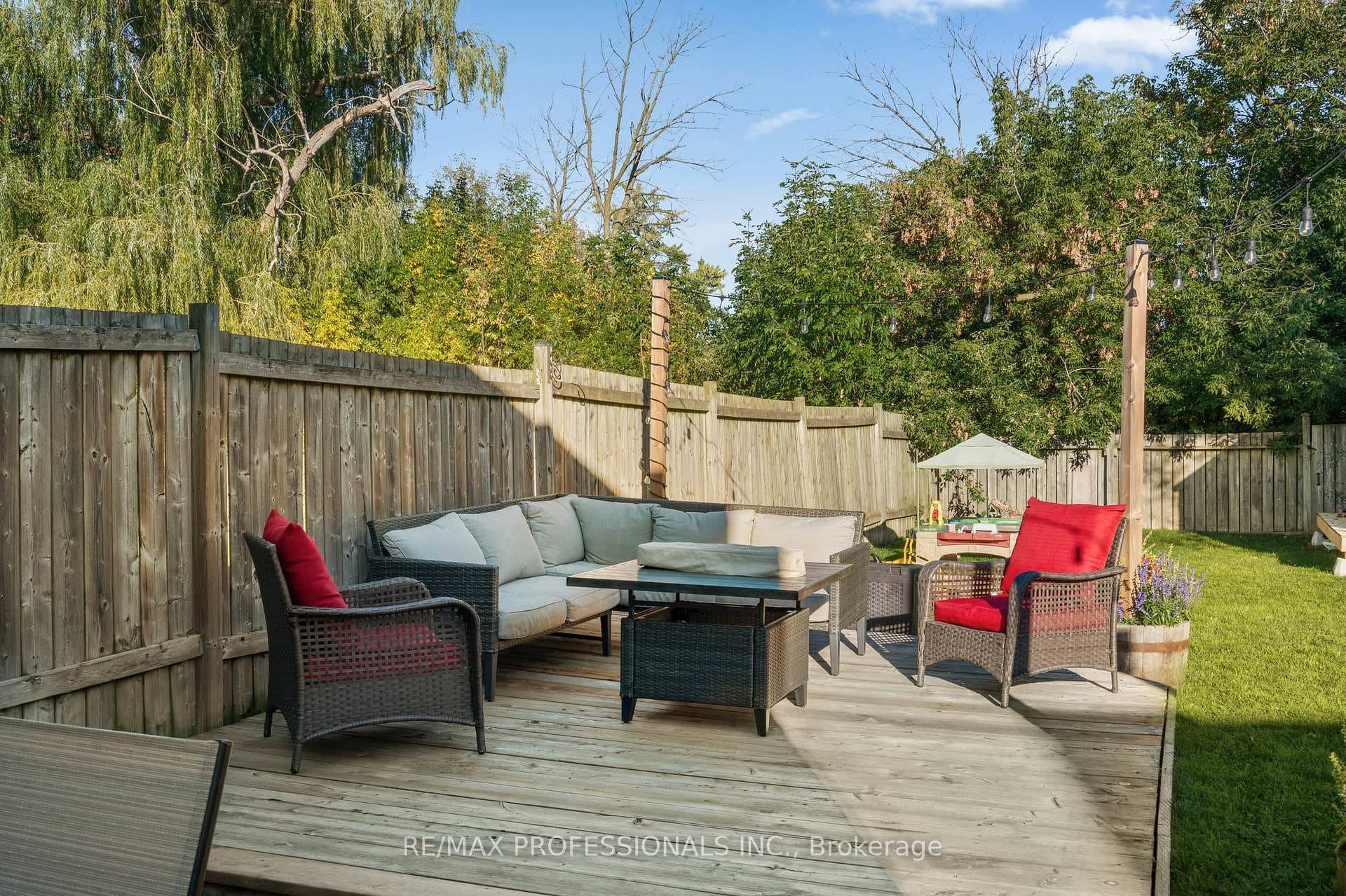 17 Canterbury Drive photo 31