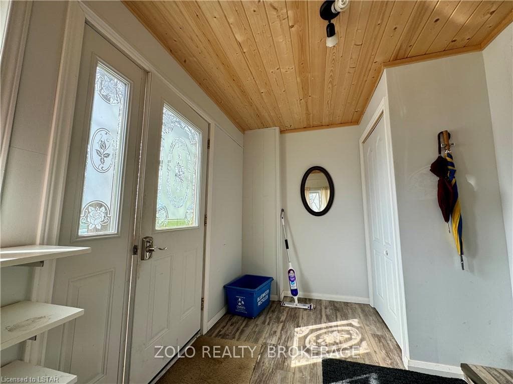 111 BRUCE Street photo 2