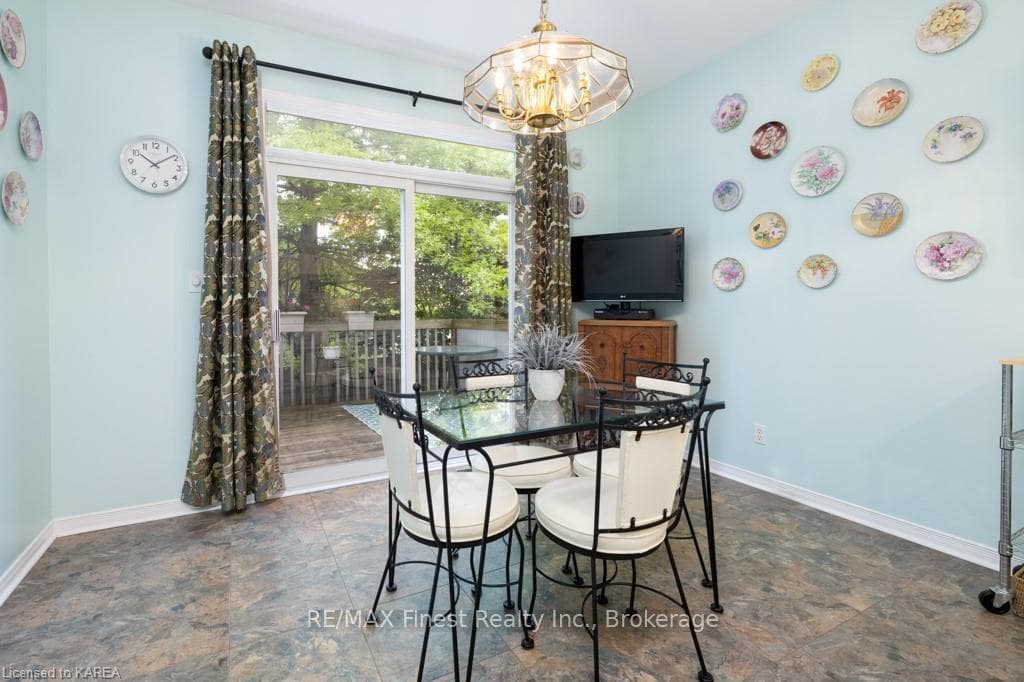 296 GRANDTRUNK Avenue photo 17