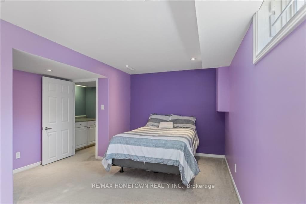 8406 KYLE Road photo 17