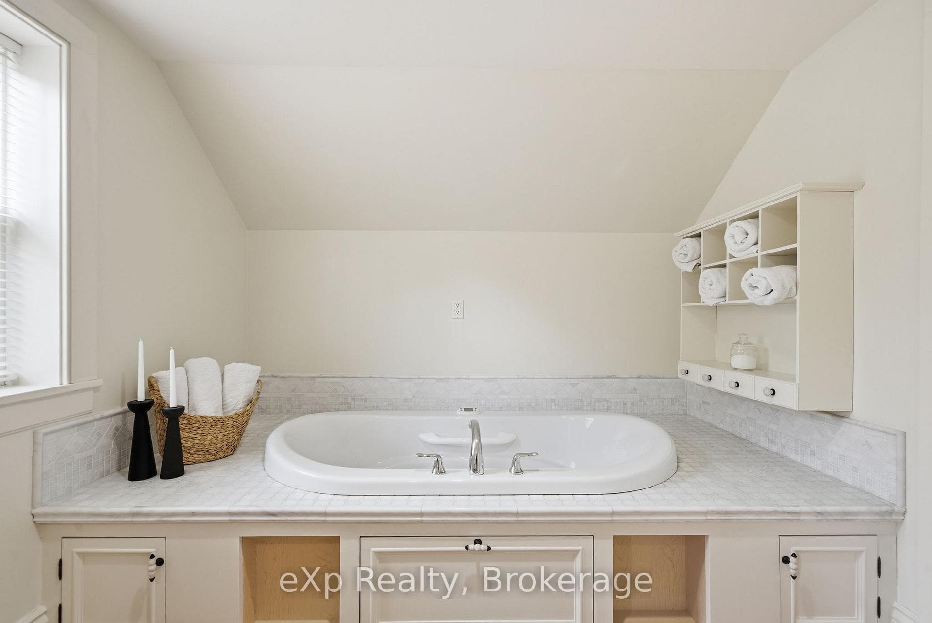 4081 Burnham Street photo 21