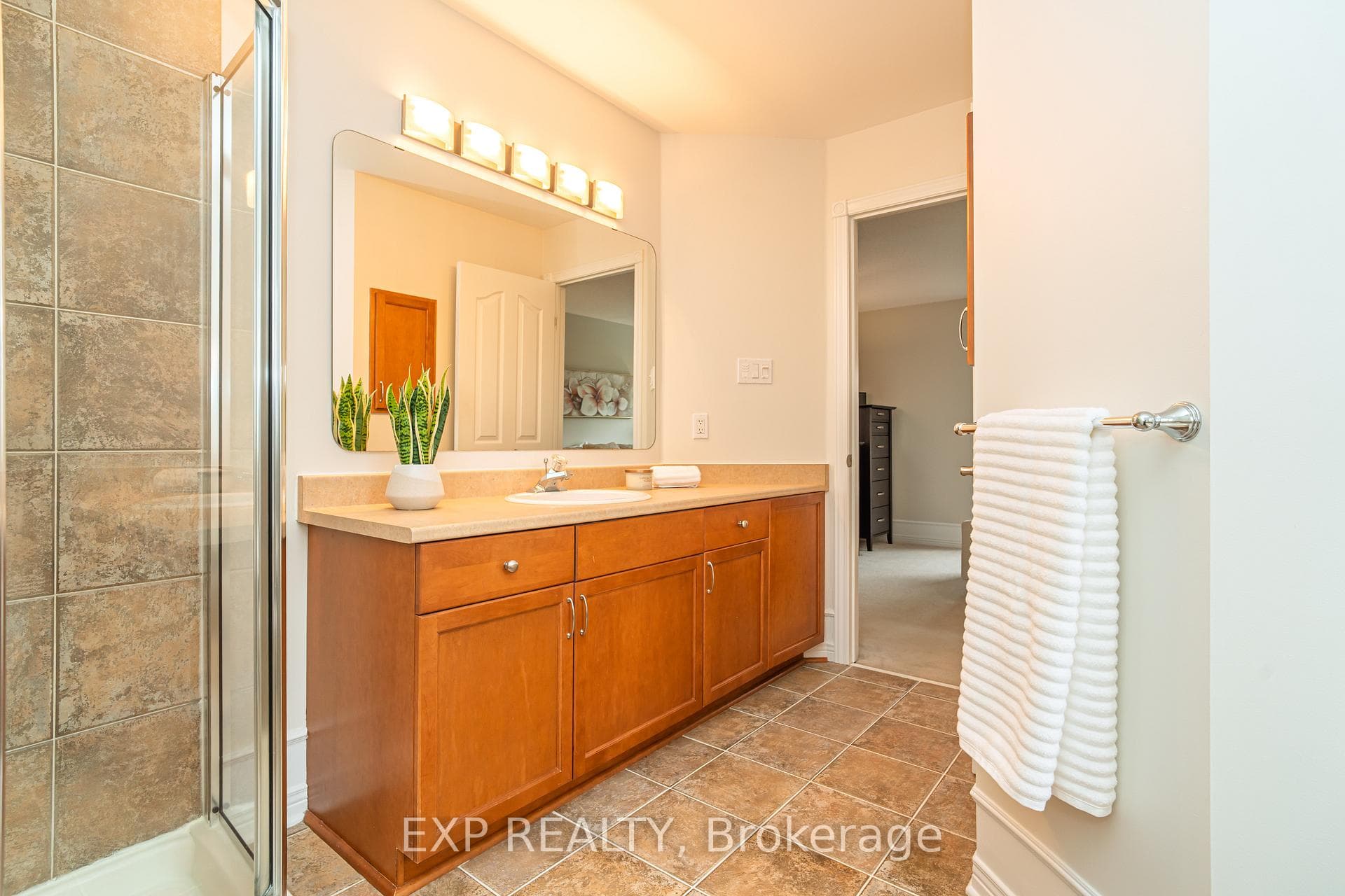 993 Red Spruce Street photo 20
