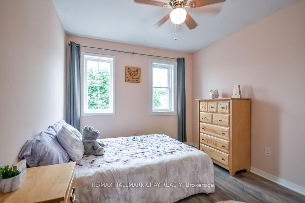 37 Julia Crescent photo 20