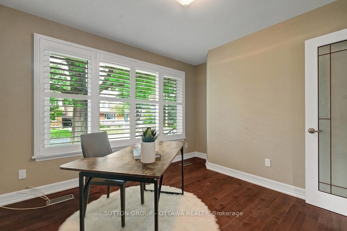 Main floor office/den