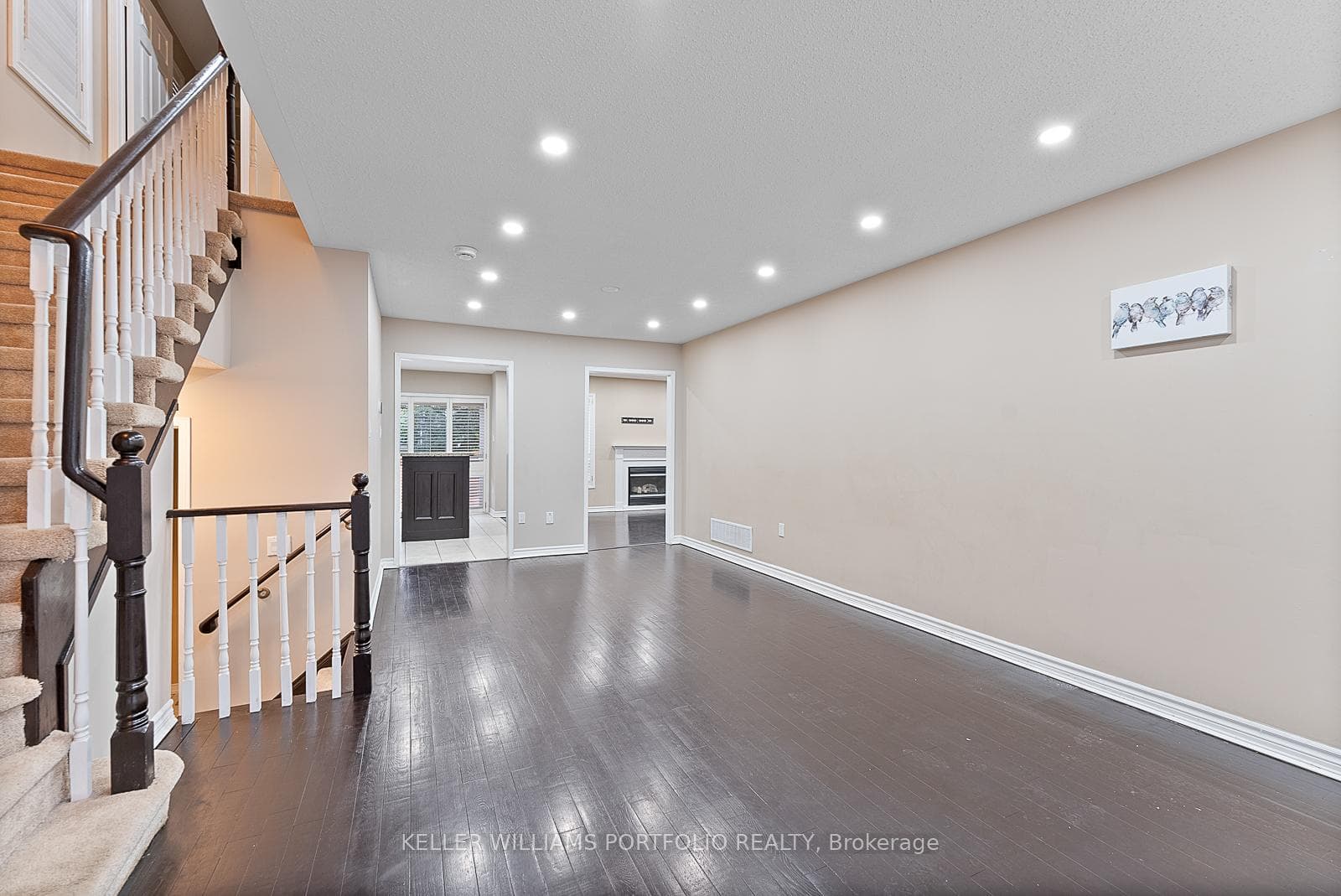 66 Armitage Crescent photo 5