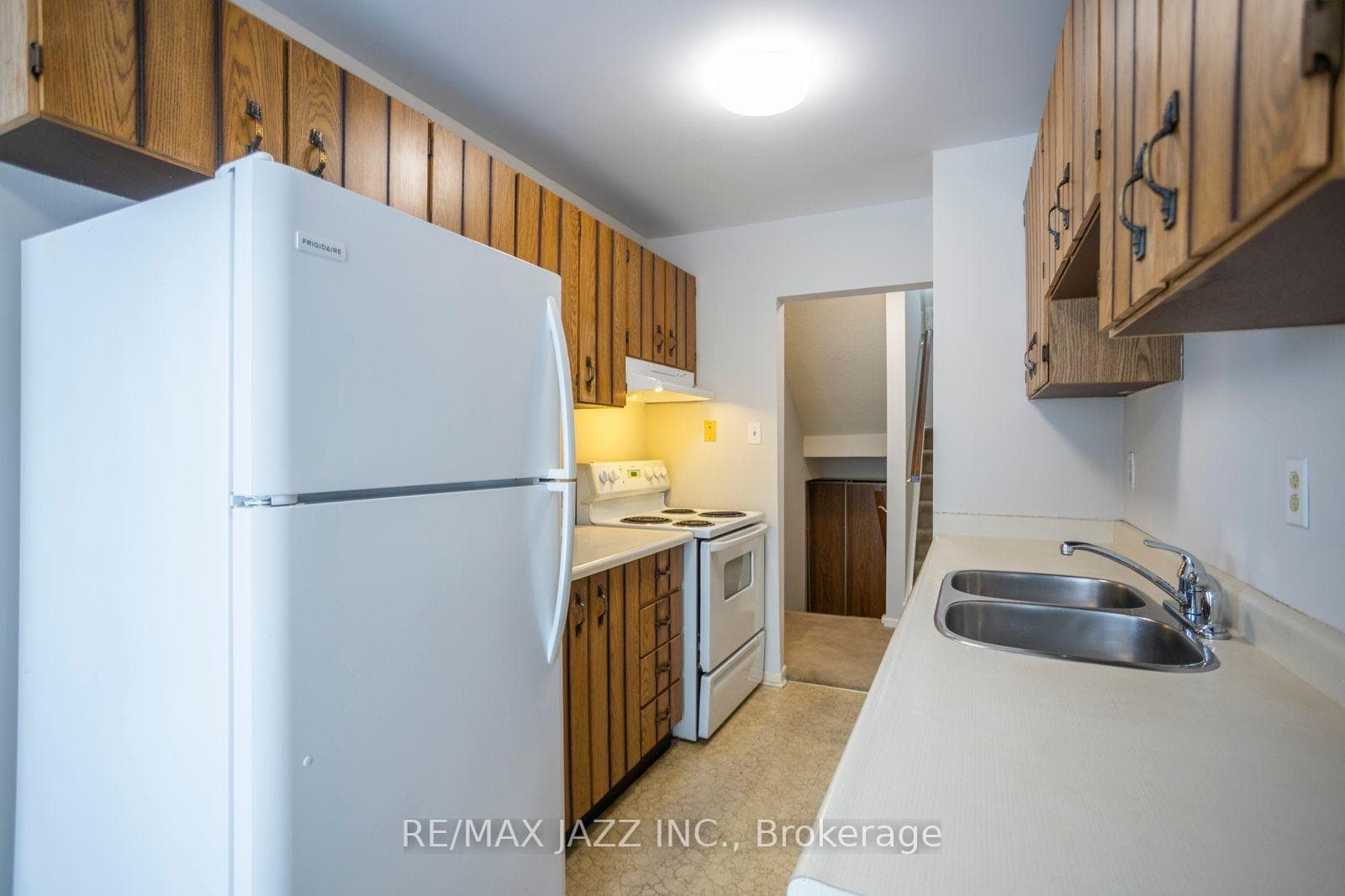 77 Caronia Square photo 10