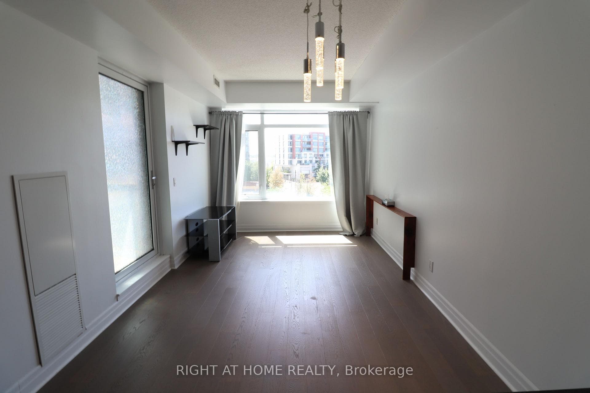 8130 Birchmount Road Unit 402 photo 7