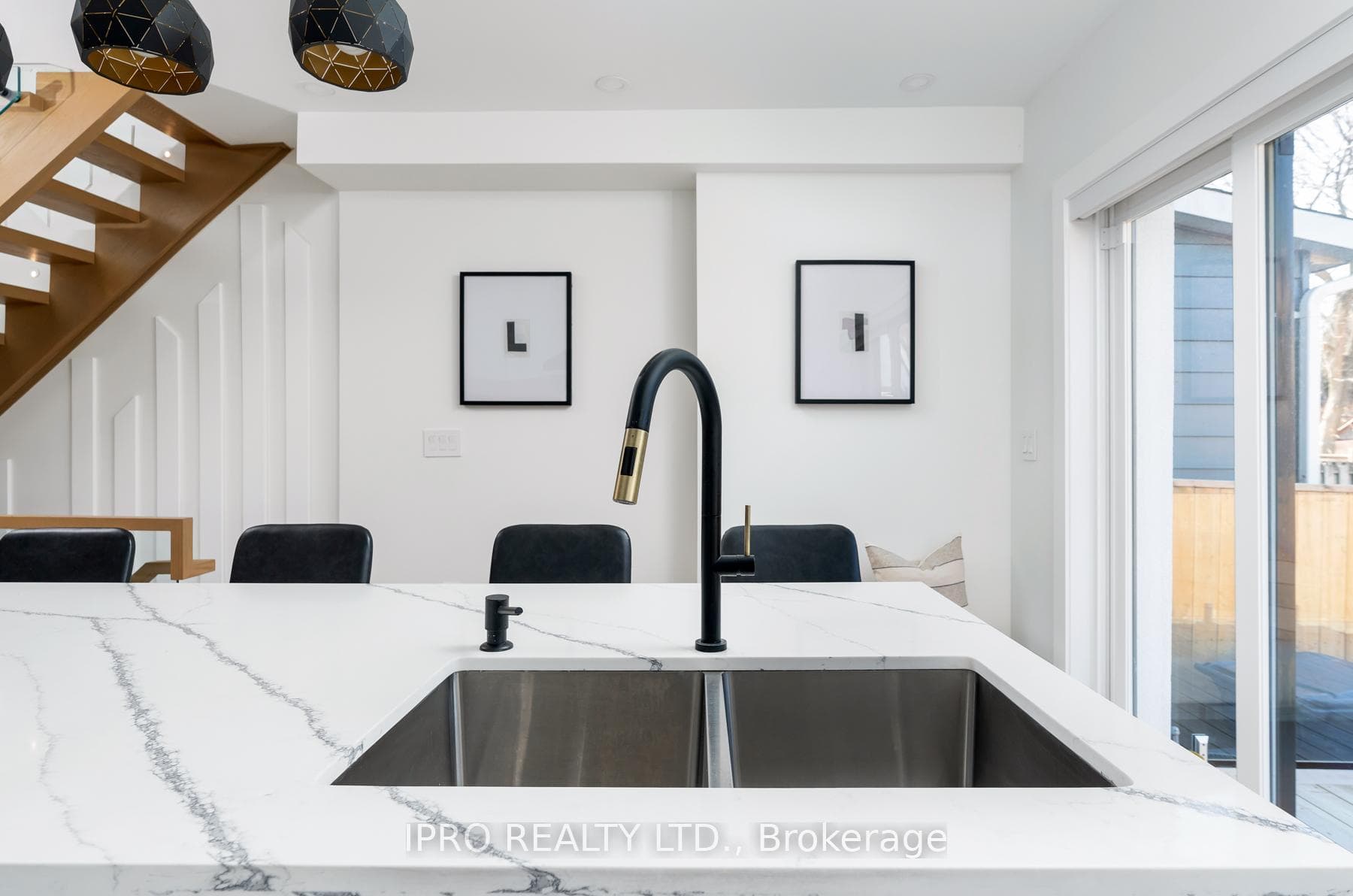 58 Doncaster Avenue photo 21