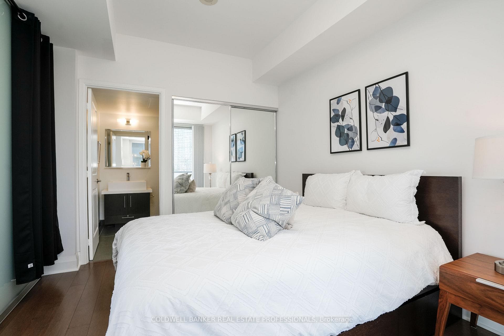 65 St Mary Street Unit 2202 photo 12