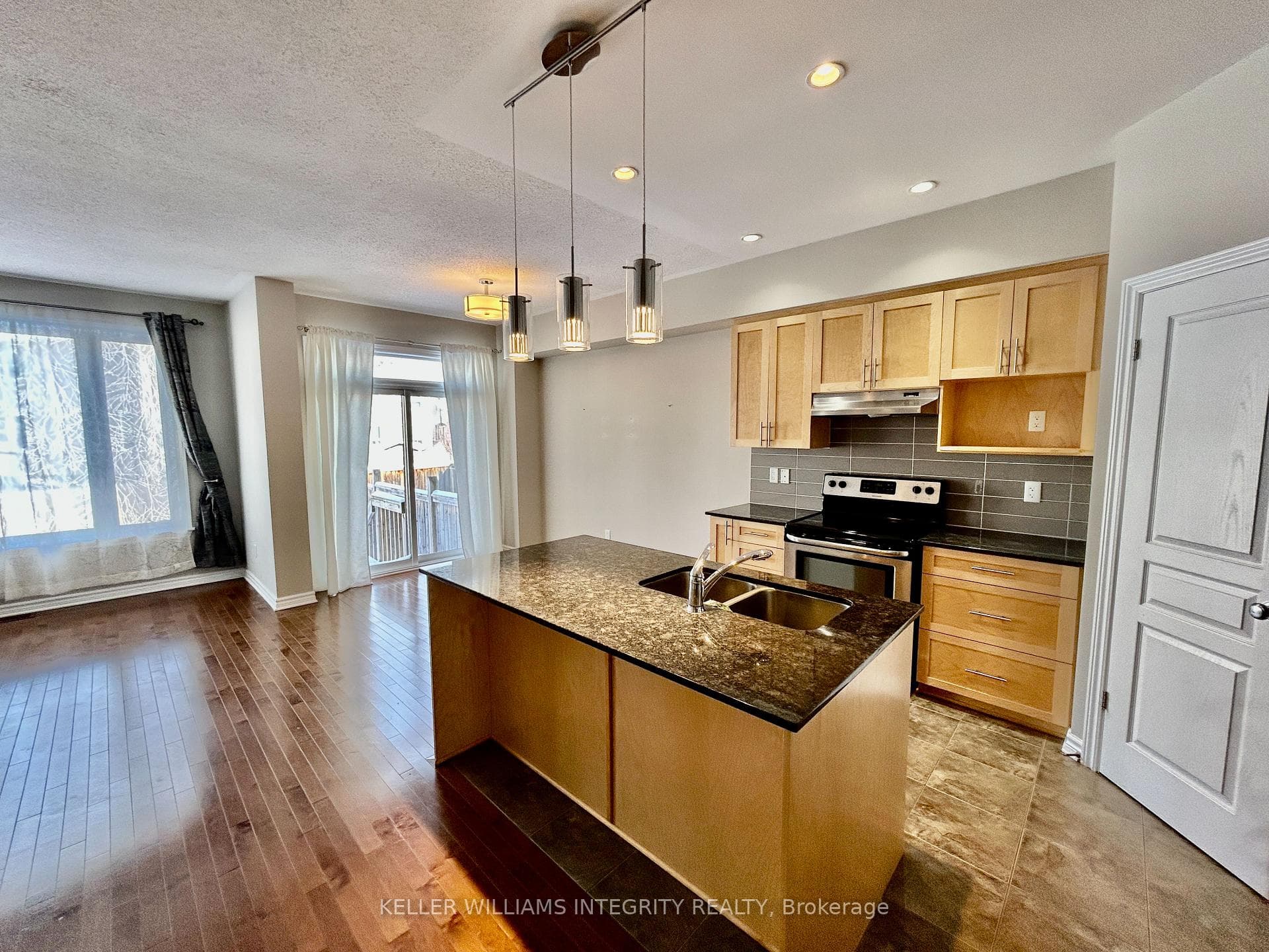 950 Cobble Hill Drive photo 5