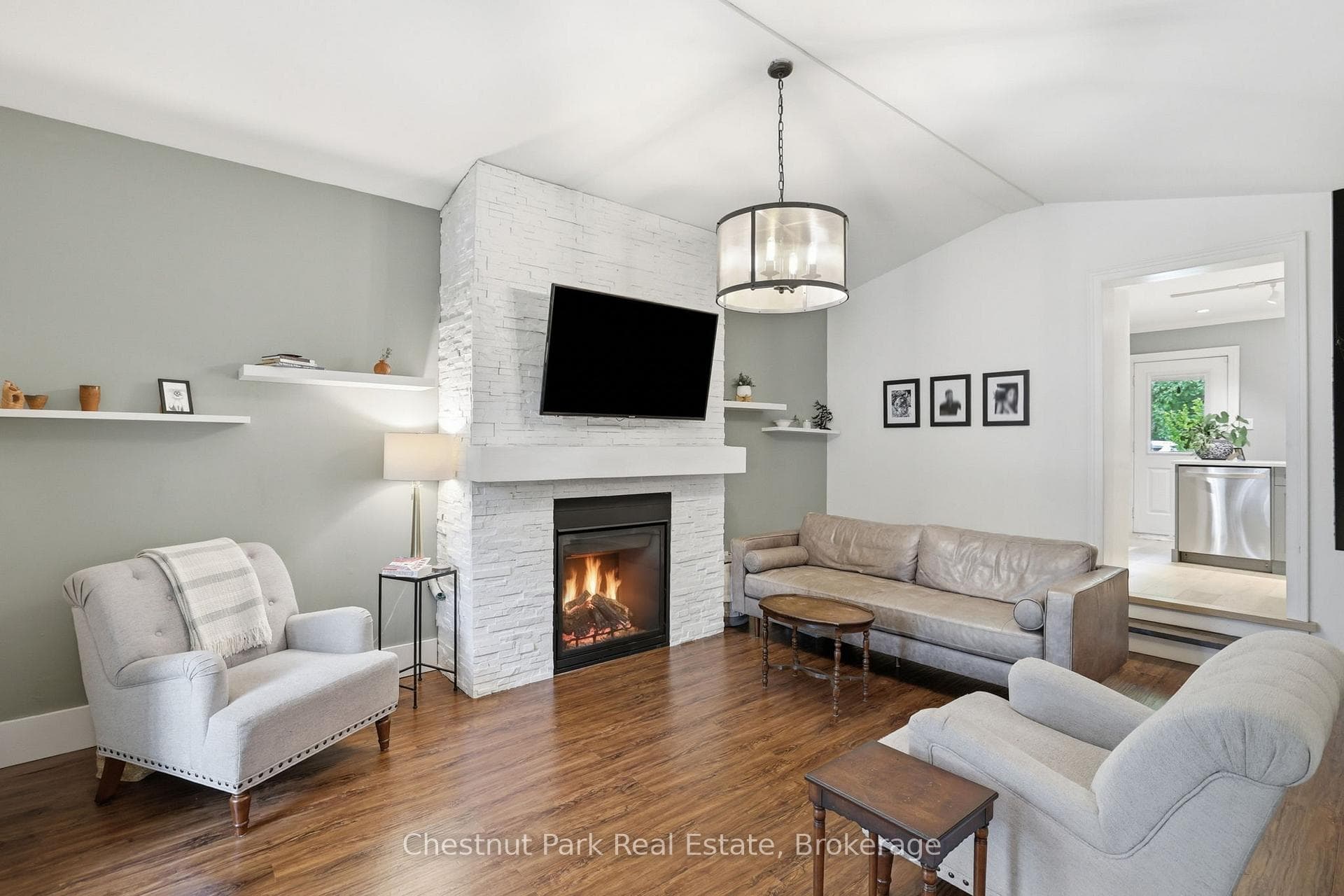 331 Oak Street photo 23