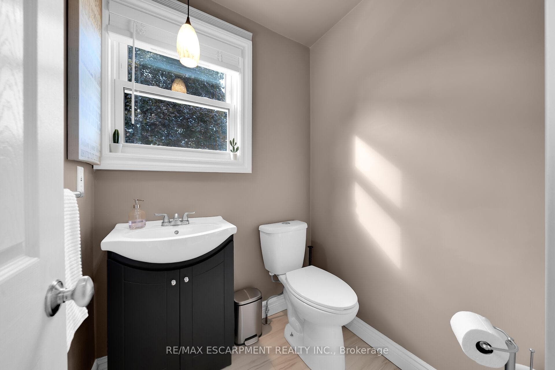 350 Pottruff Road photo 14