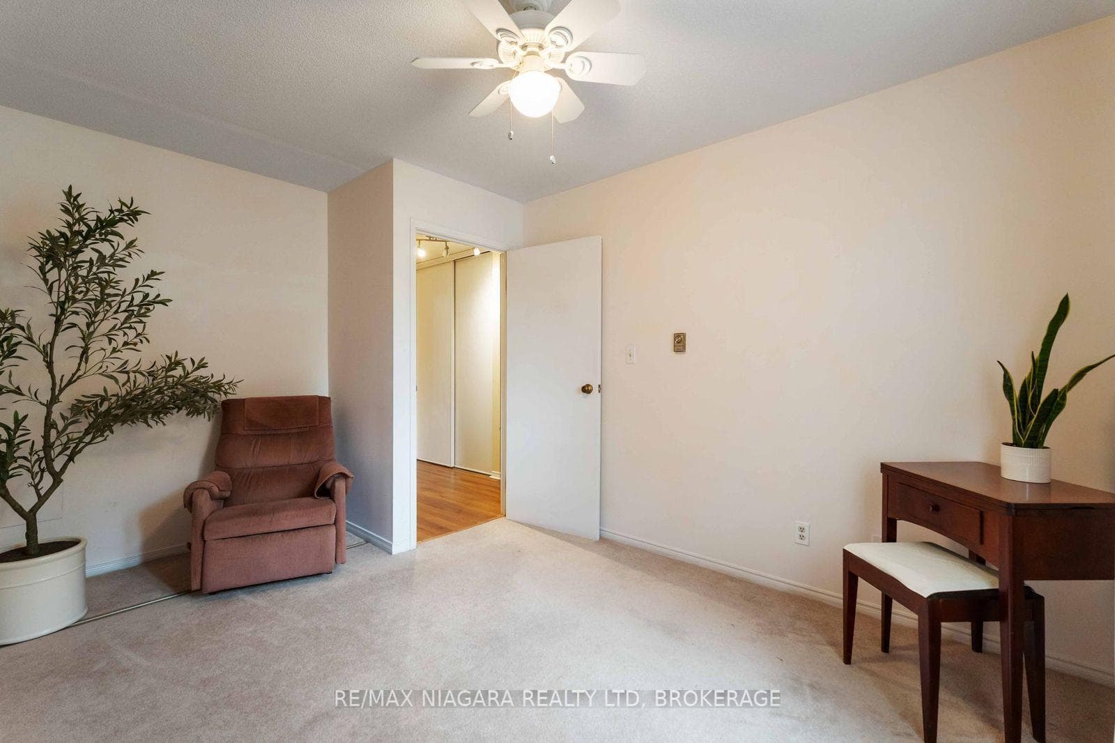 35 NOVA Crescent Unit 7 photo 24