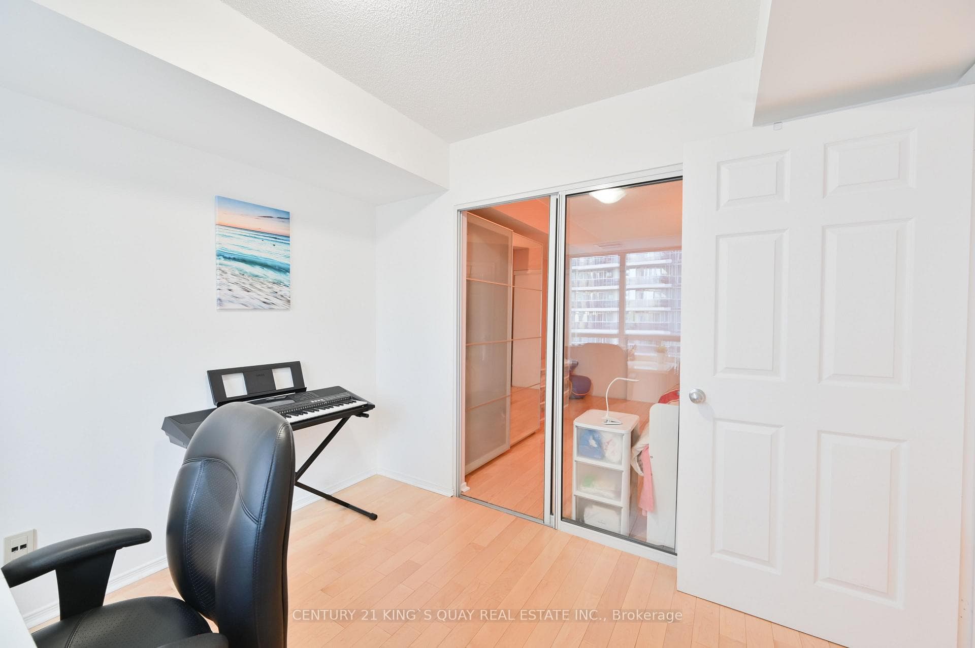 155 Beecroft Road Unit 612 photo 11