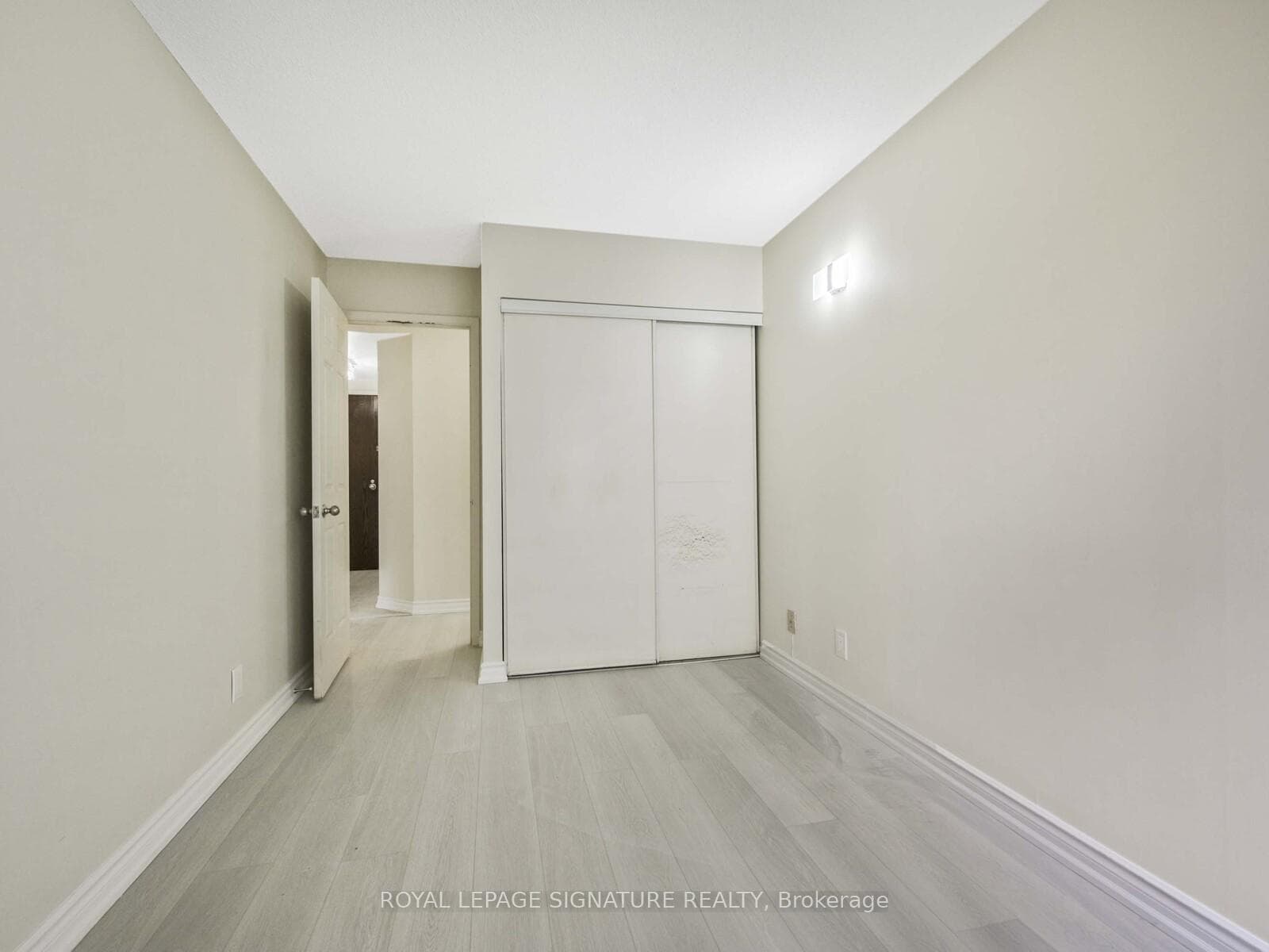 44 Gerrard Street Unit 1006 photo 10