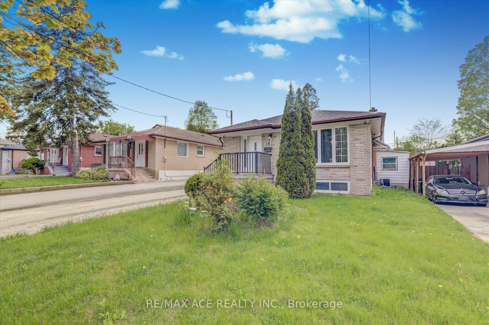 10 Blakemanor Boulevard photo 3