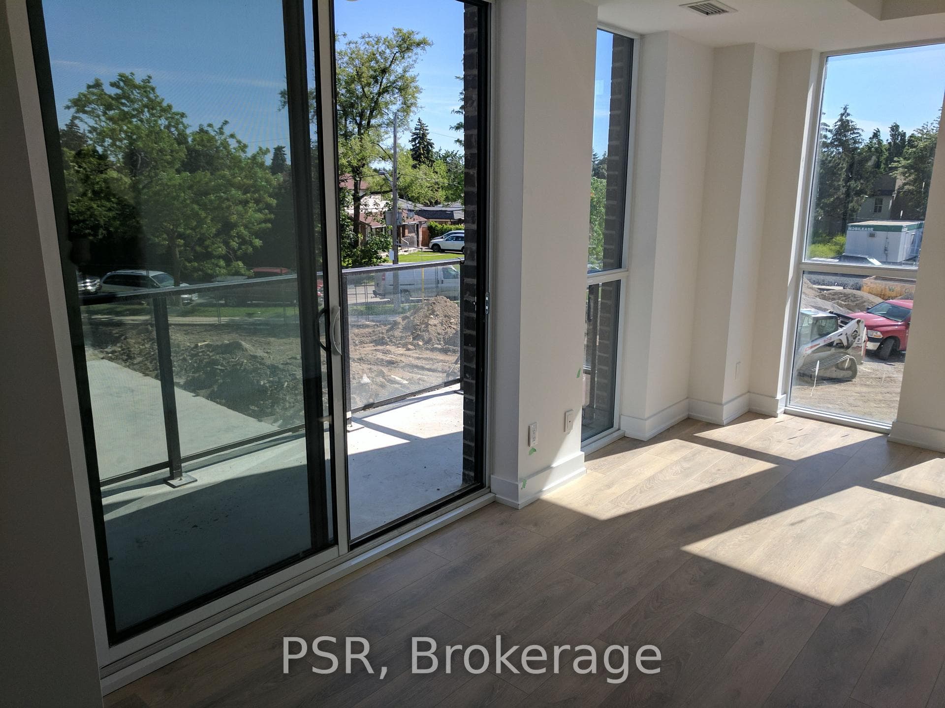 150 Fairview Mall Drive Unit 211 photo 2