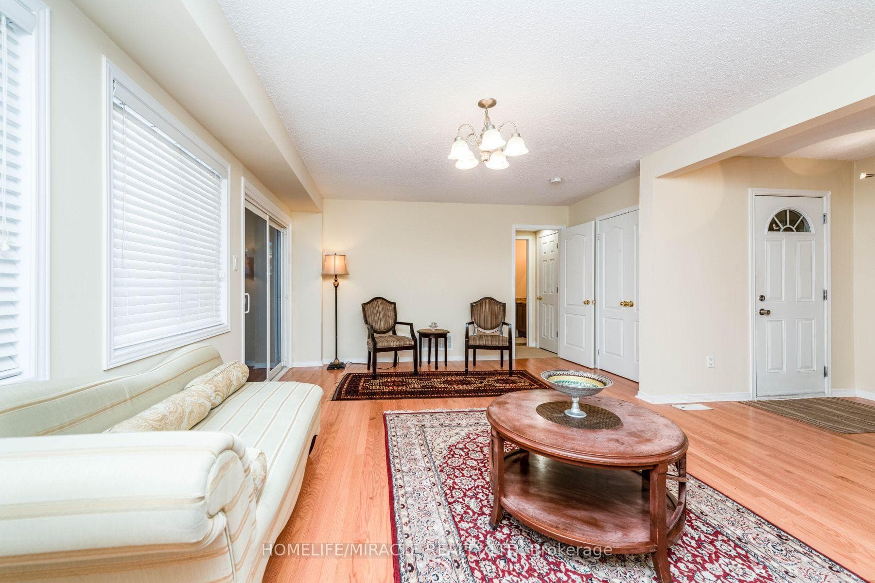 8 Solway Crescent photo 40