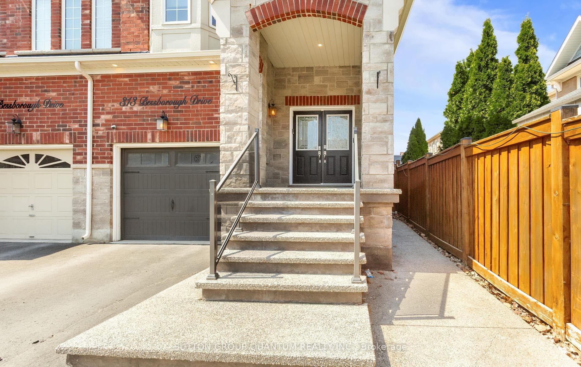 313 Bessborough Drive photo 3