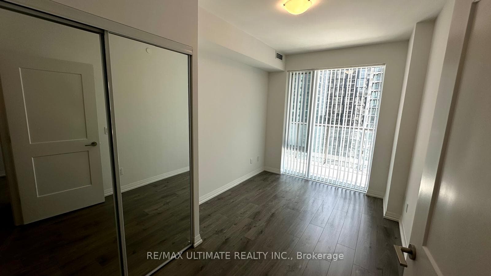 8 Widmer Street Unit 3212 photo 13