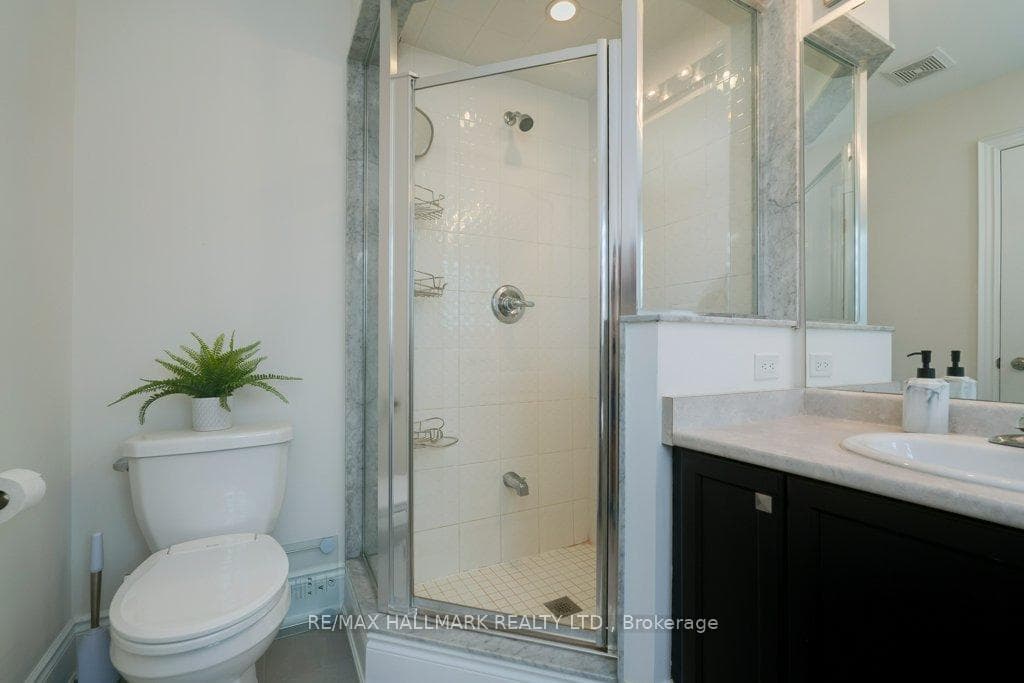 245 Cranbrook Crescent photo 20